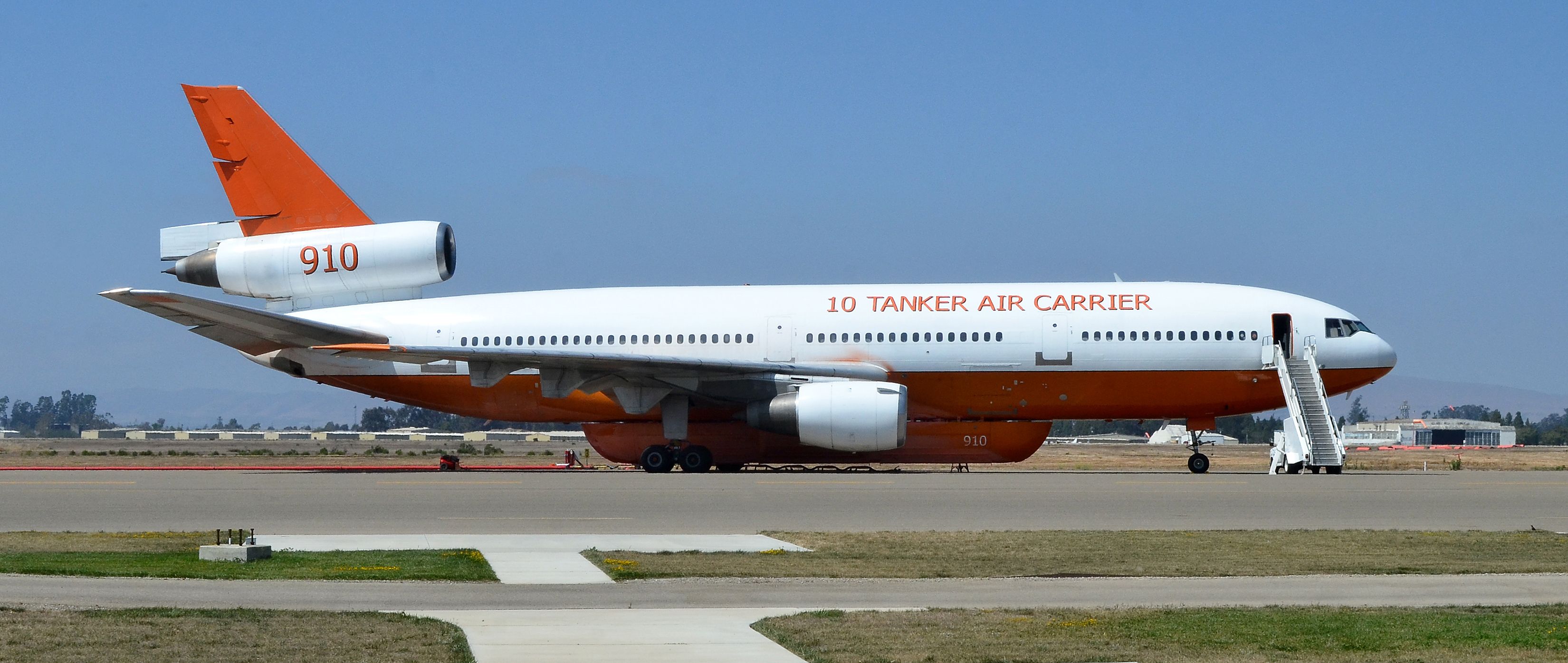 DC-10 Air Tanker