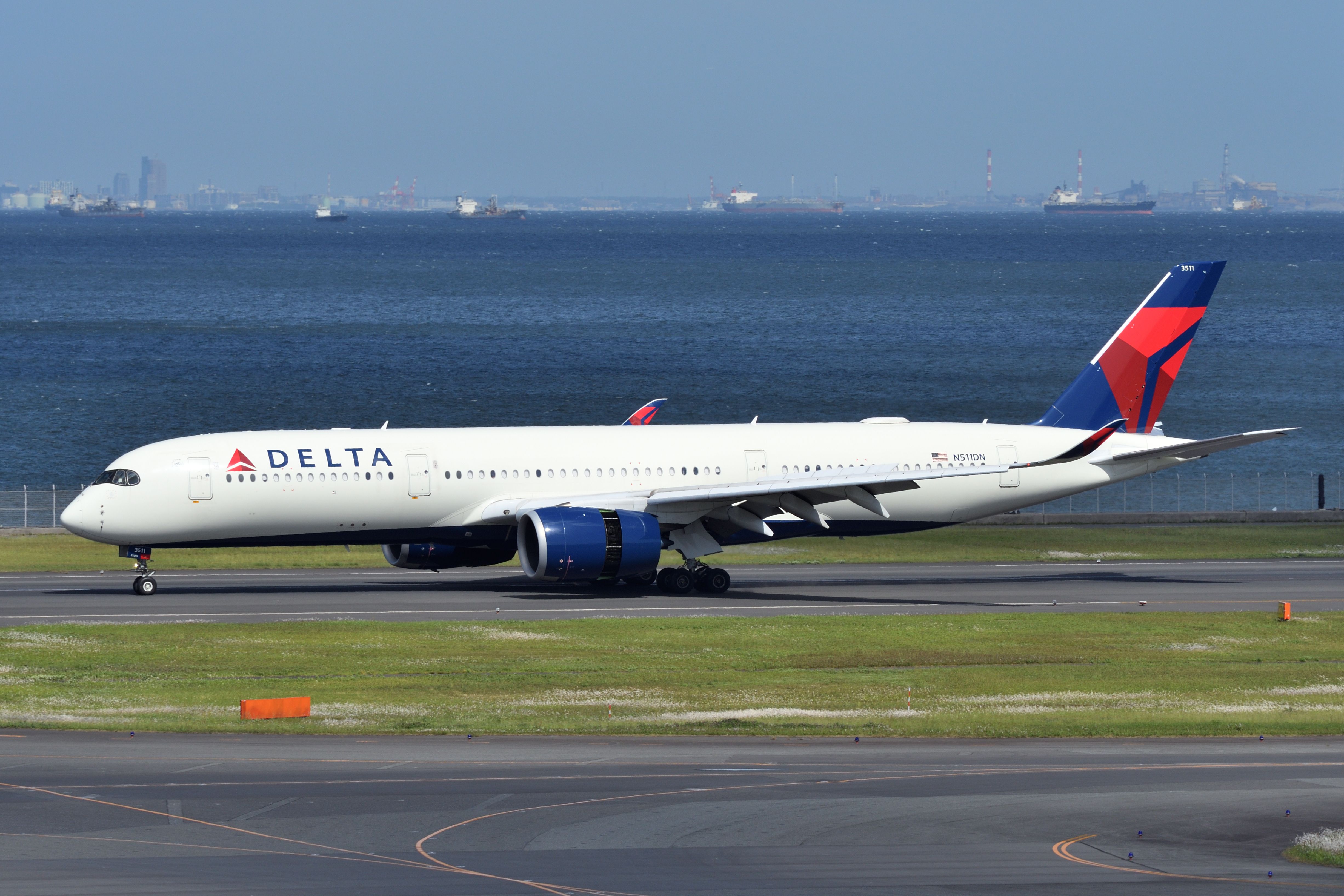 Delta Air Lines Opens New Sky Club With Stunning Views Of Boston Harbor
