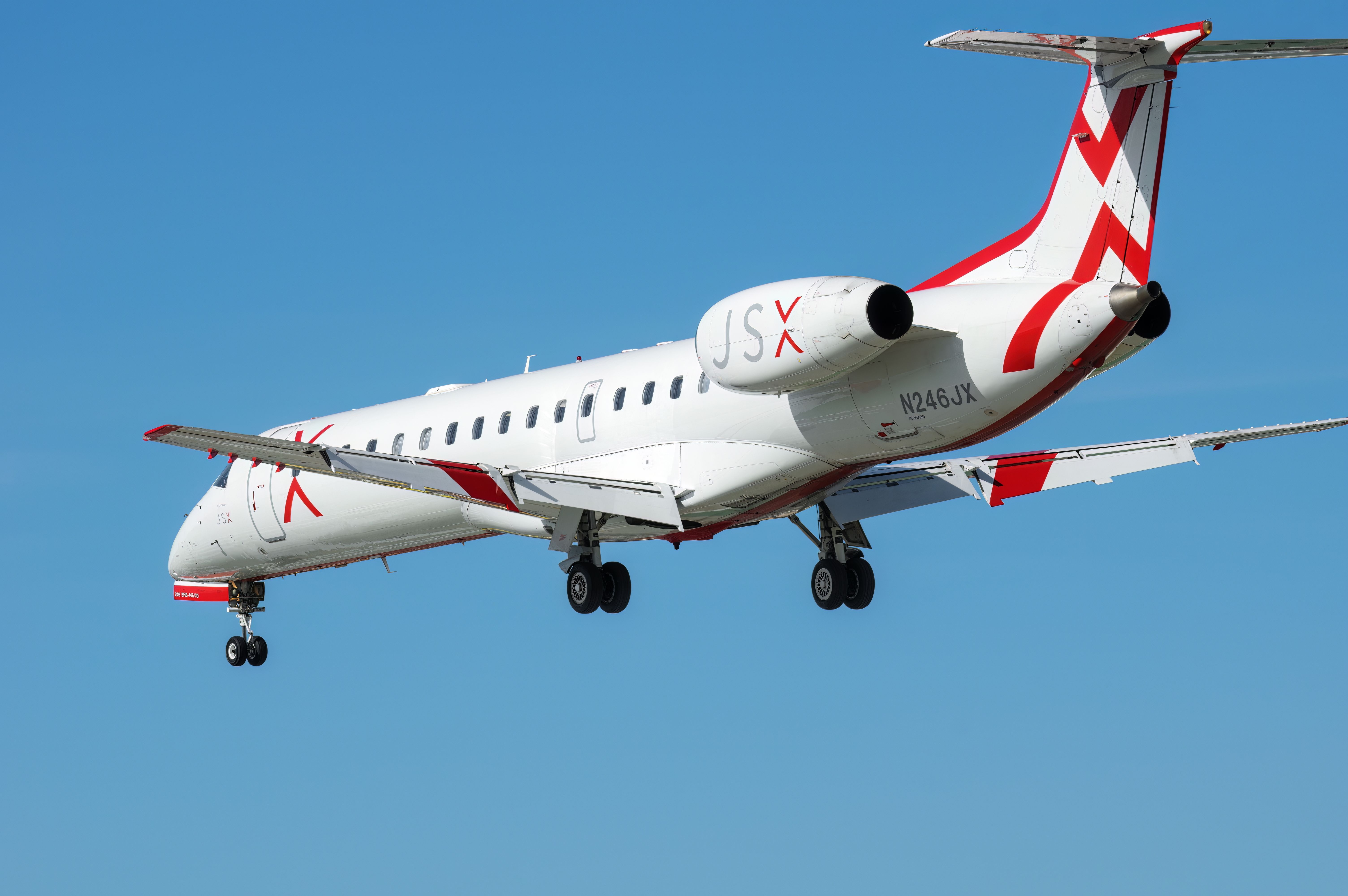 JSX Air Embraer ERJ-145LR landing at Hollywood Burbank Airport