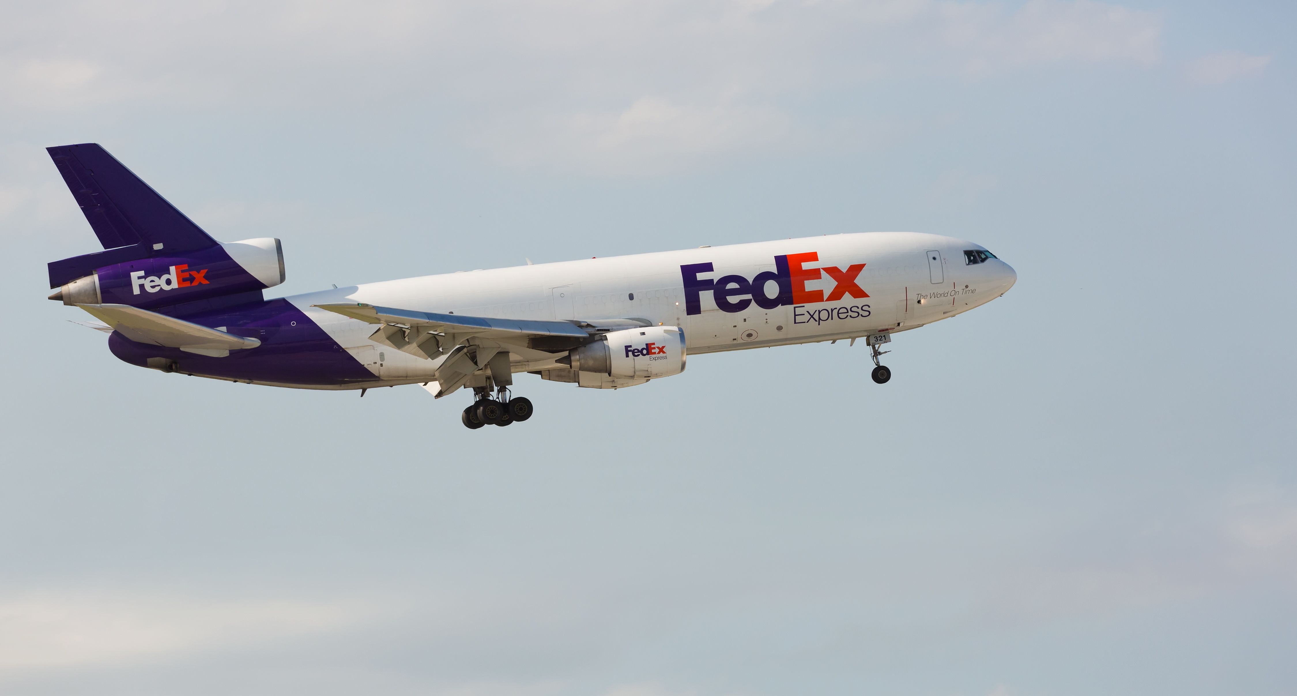 FedEx DC-10 