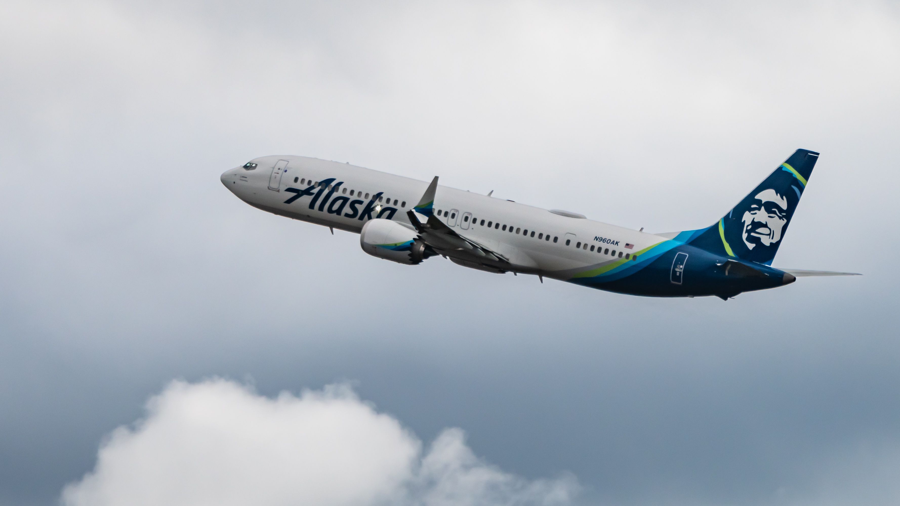 N960AK, An Alaska Airlines Boeing 737 MAX 9 Rising Over A Cloud