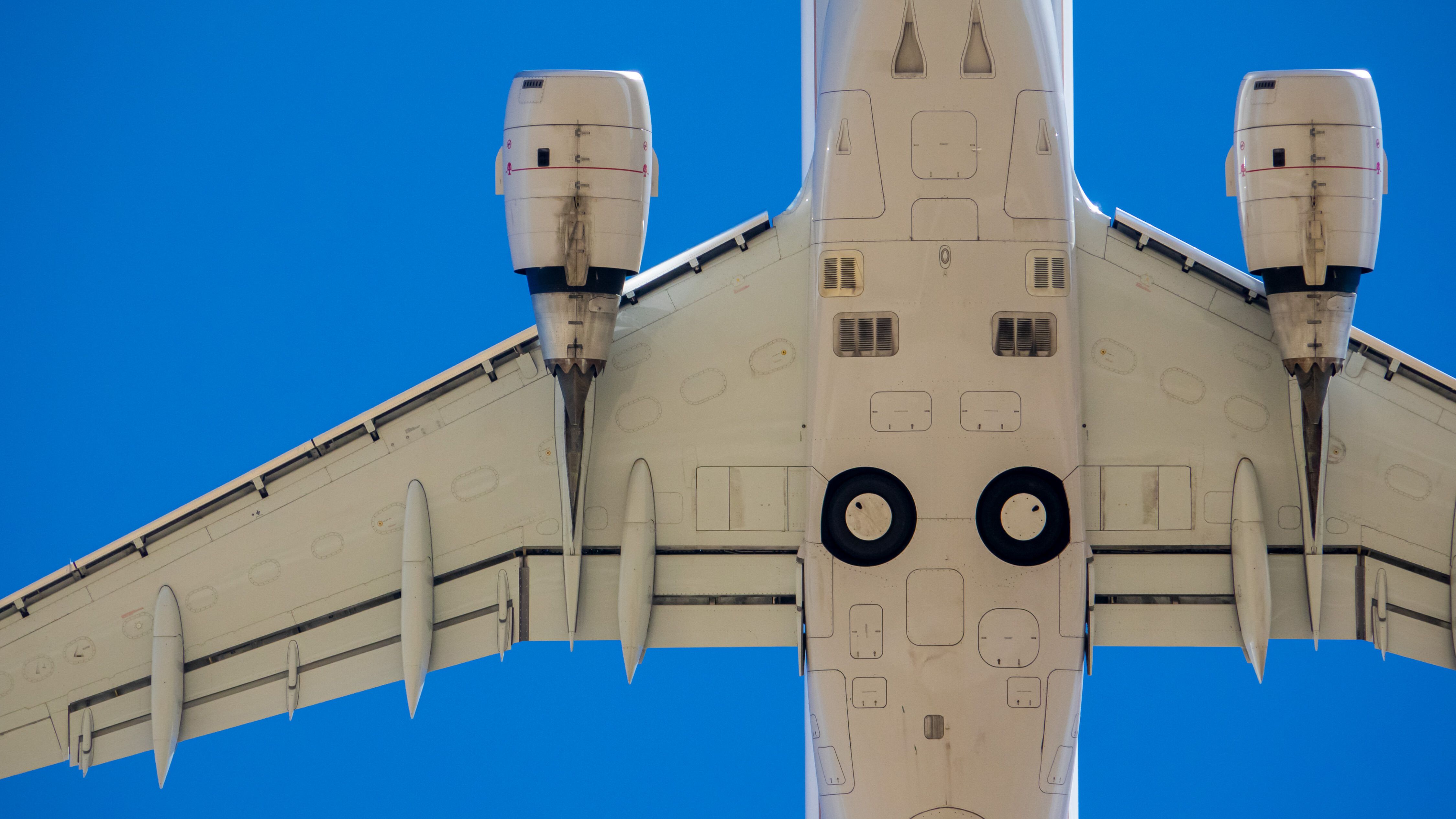 What happens when an aircraft s landing gear doesn t retract 