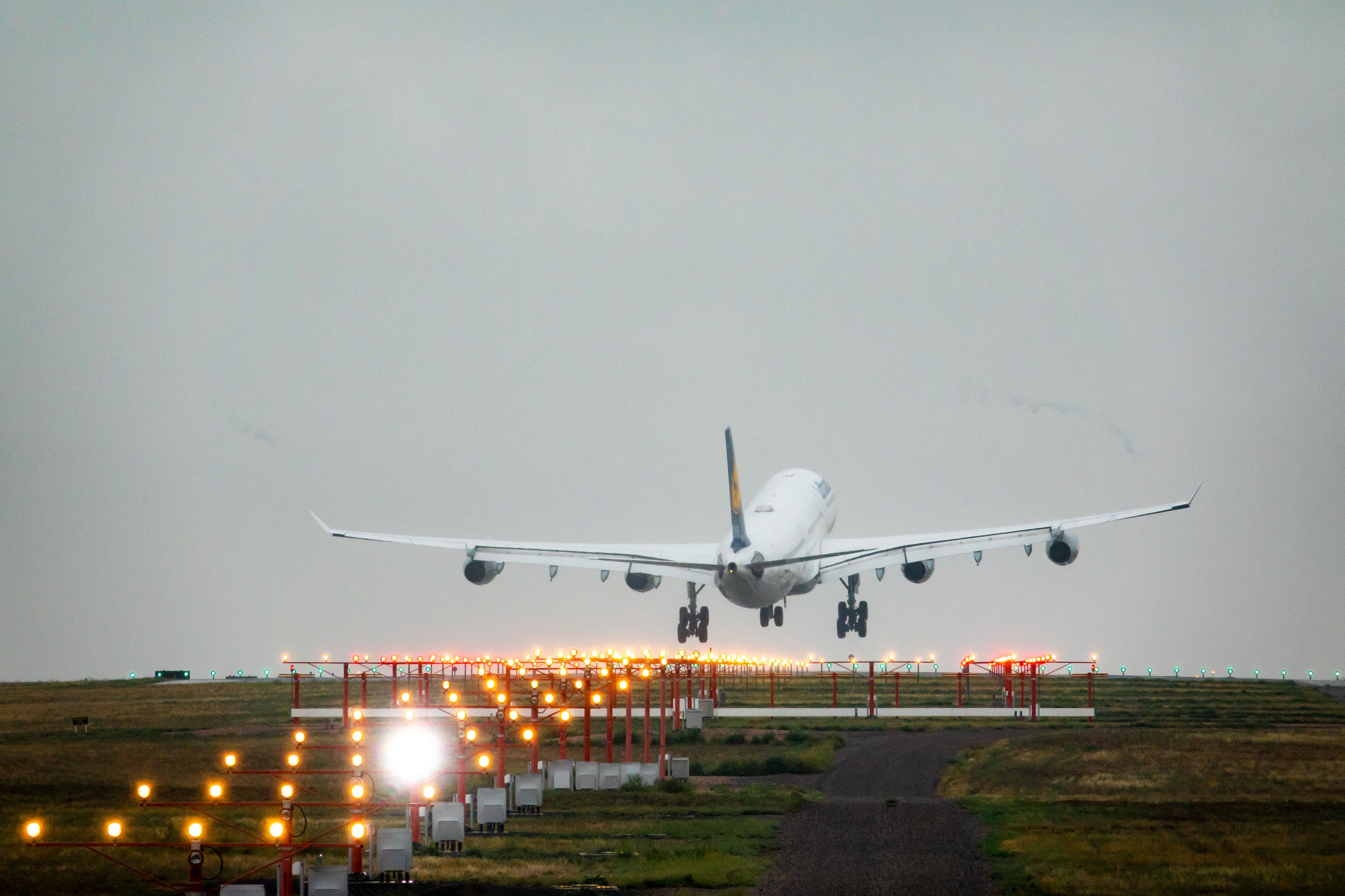 A Lufthansa quadjet just after take off.