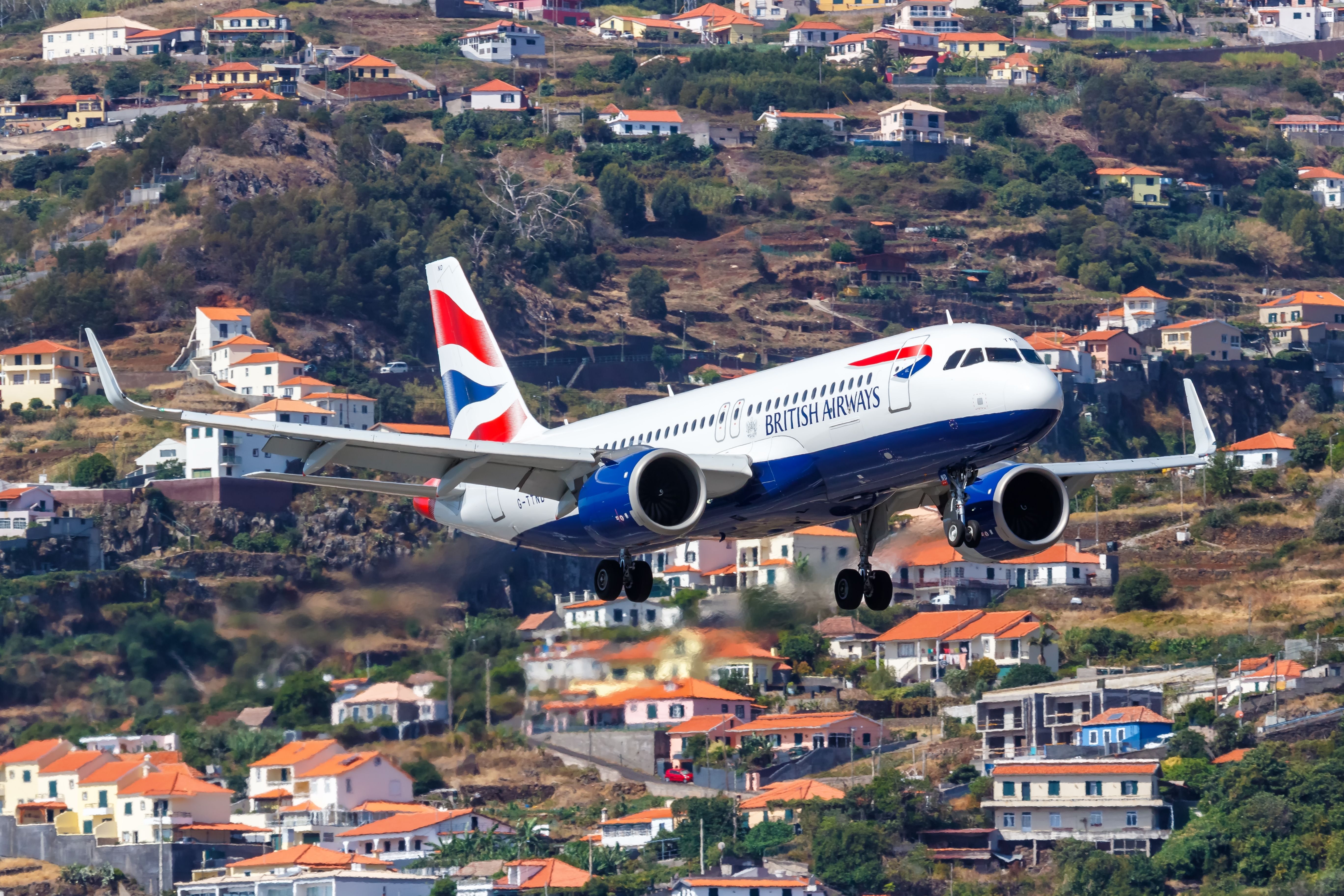 A British Airways Airbus A320neo landing in Funchal.
