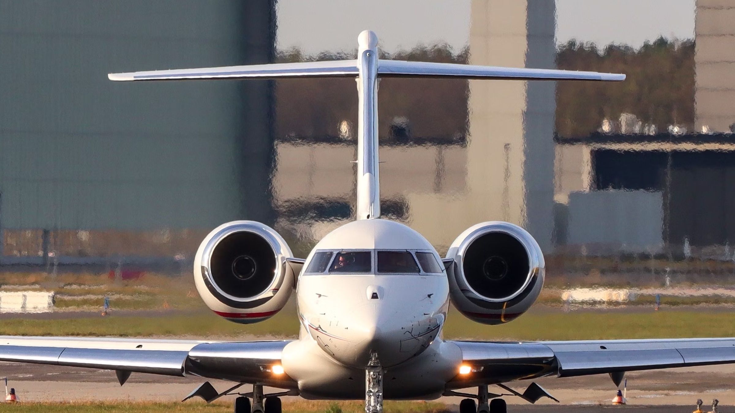 A head on view of a Bombardier Global Express 7500 Business Jet.