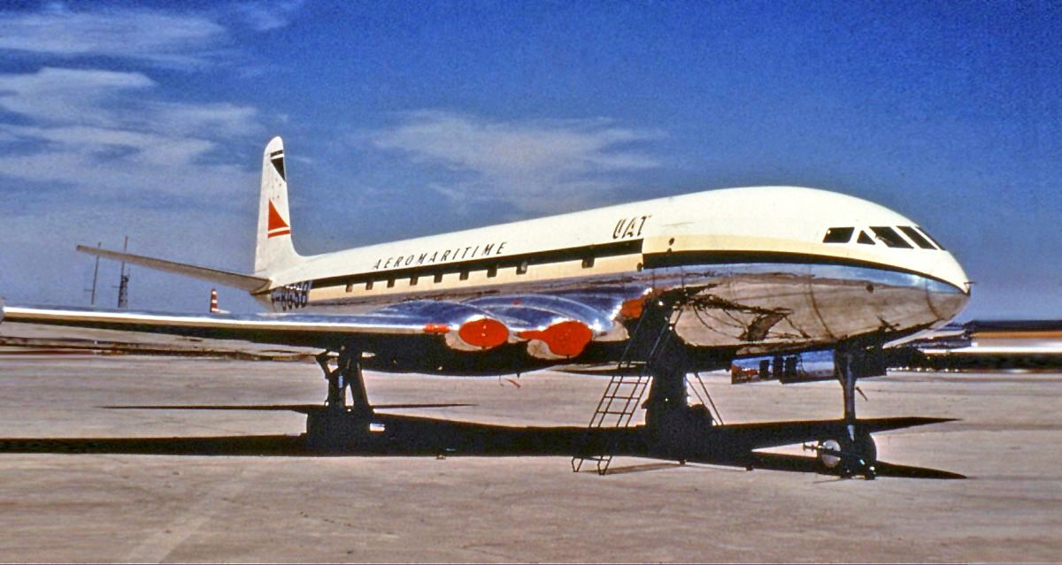 Aeromaritime_de_Havilland_Comet_1_Groves