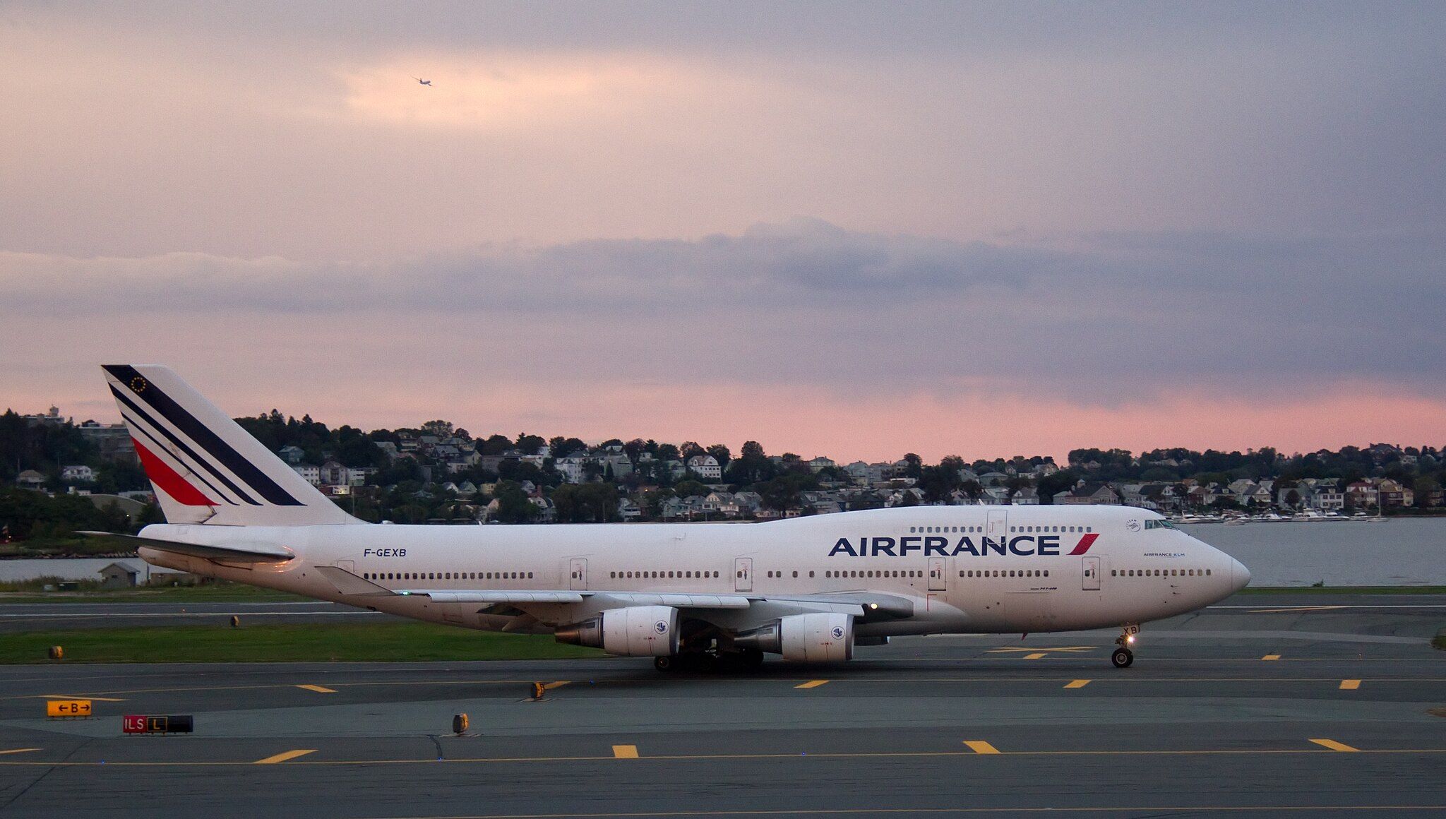 An Air France Boeing 747 taxiing to the runway.