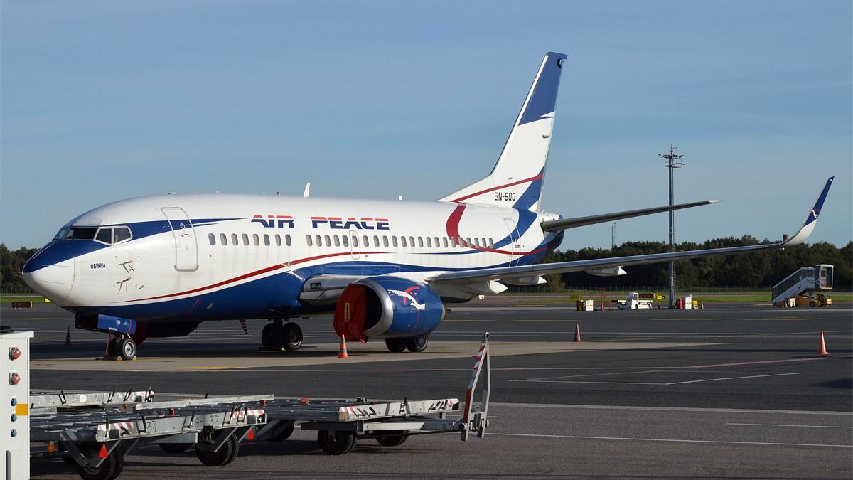 Air_Peace,_5N-BQQ,_Boeing_737-524_(29582379591)