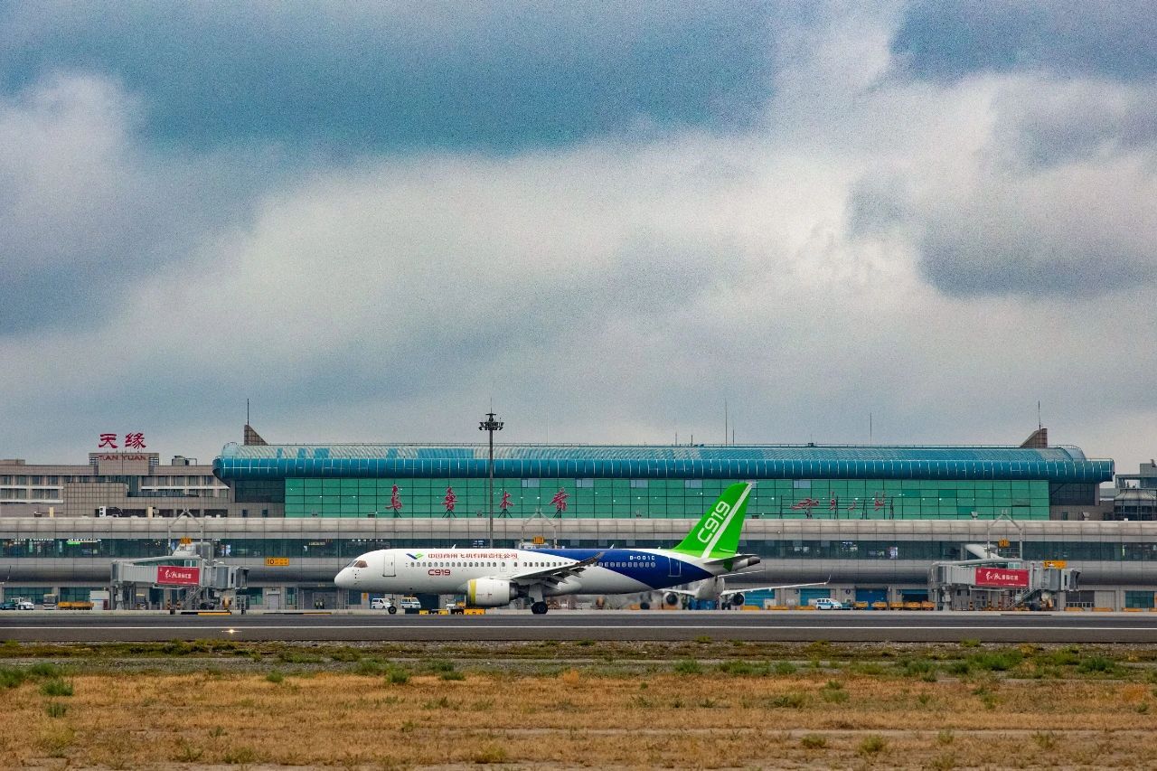 C919 in Urumqi