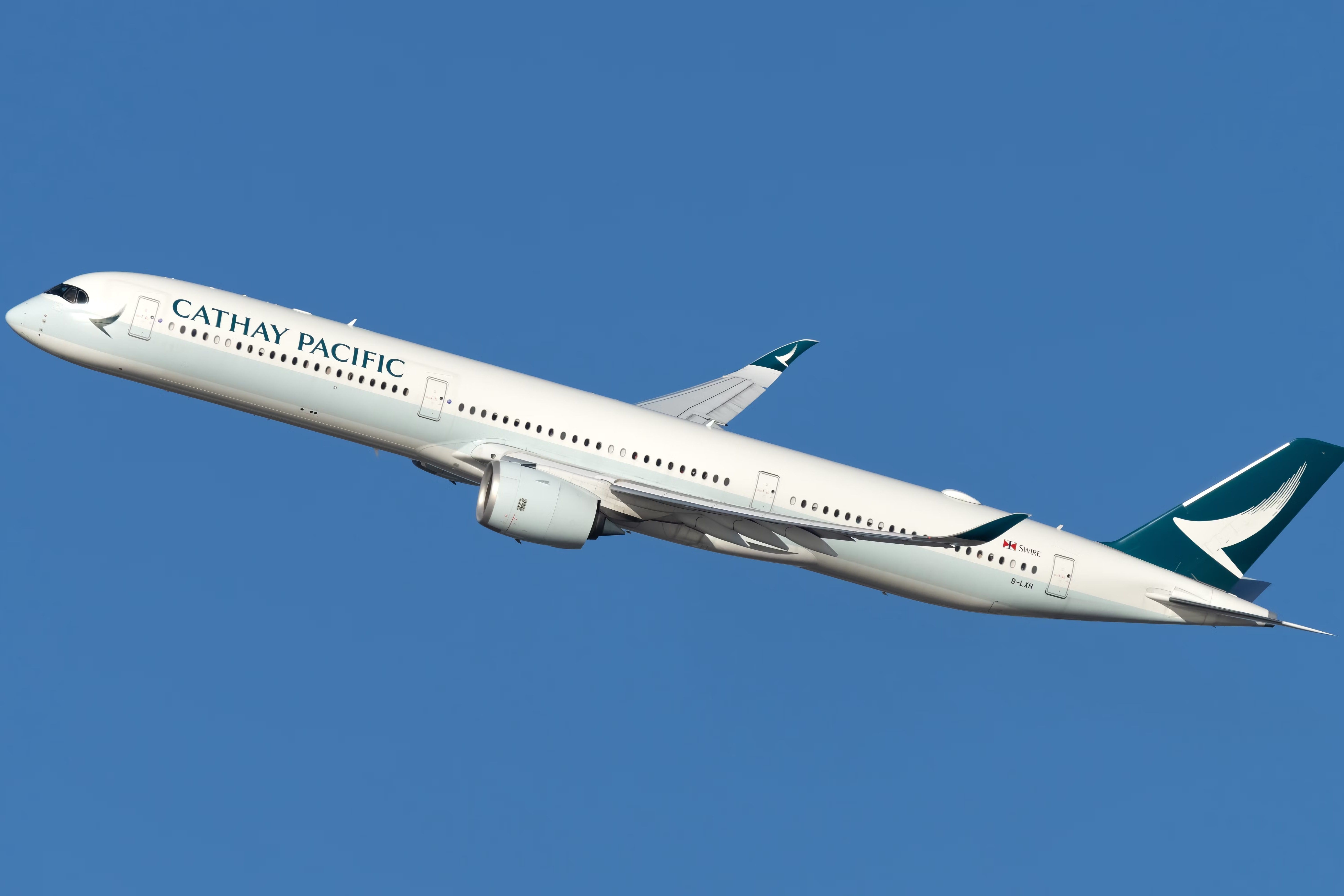 Cathay Pacific A350-1000 flying 3.2