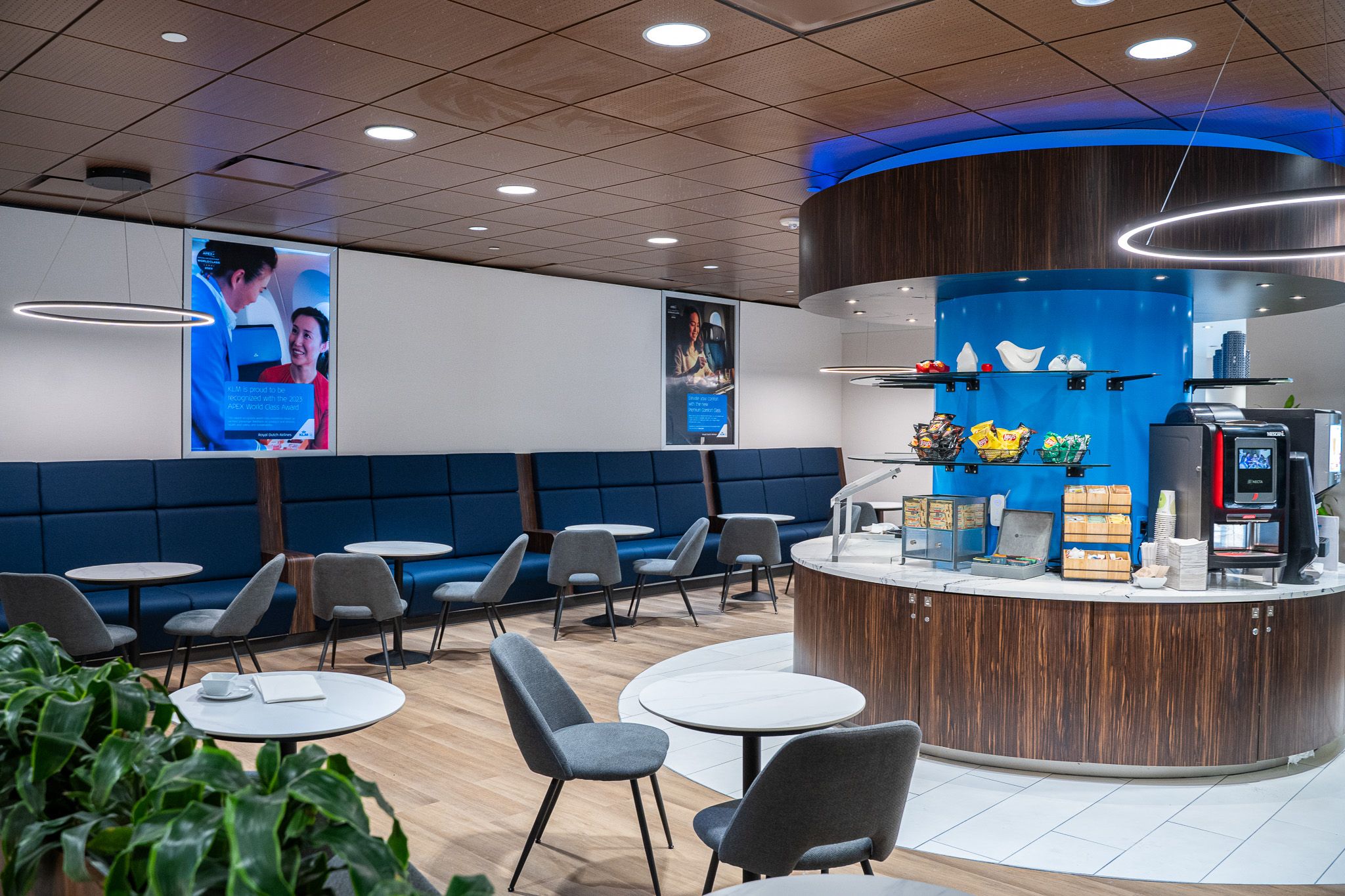 KLM Opens NewlyRemodeled Crown Lounge At Bush Intercontinental