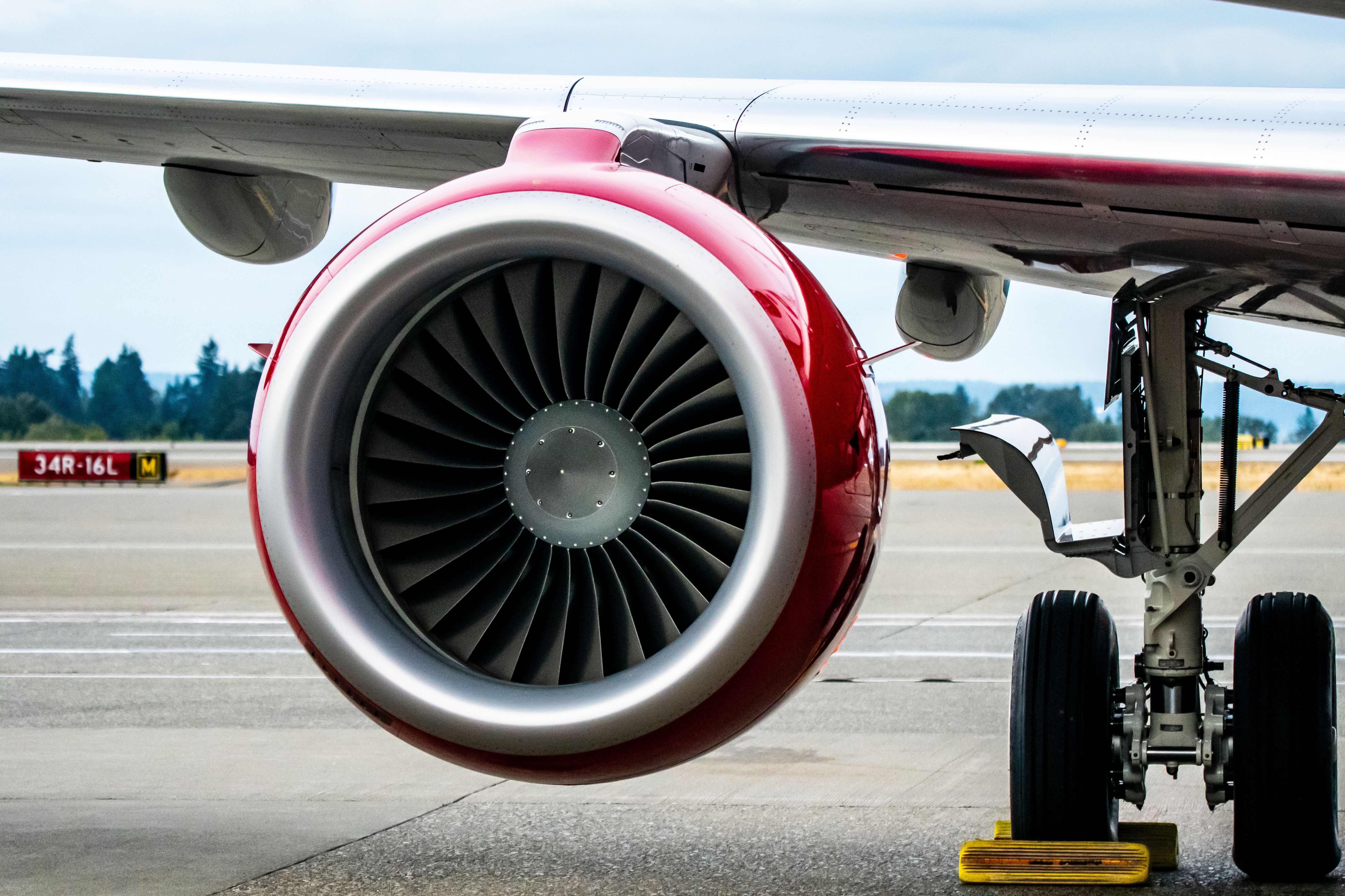 CF34-8E on E175 Wing