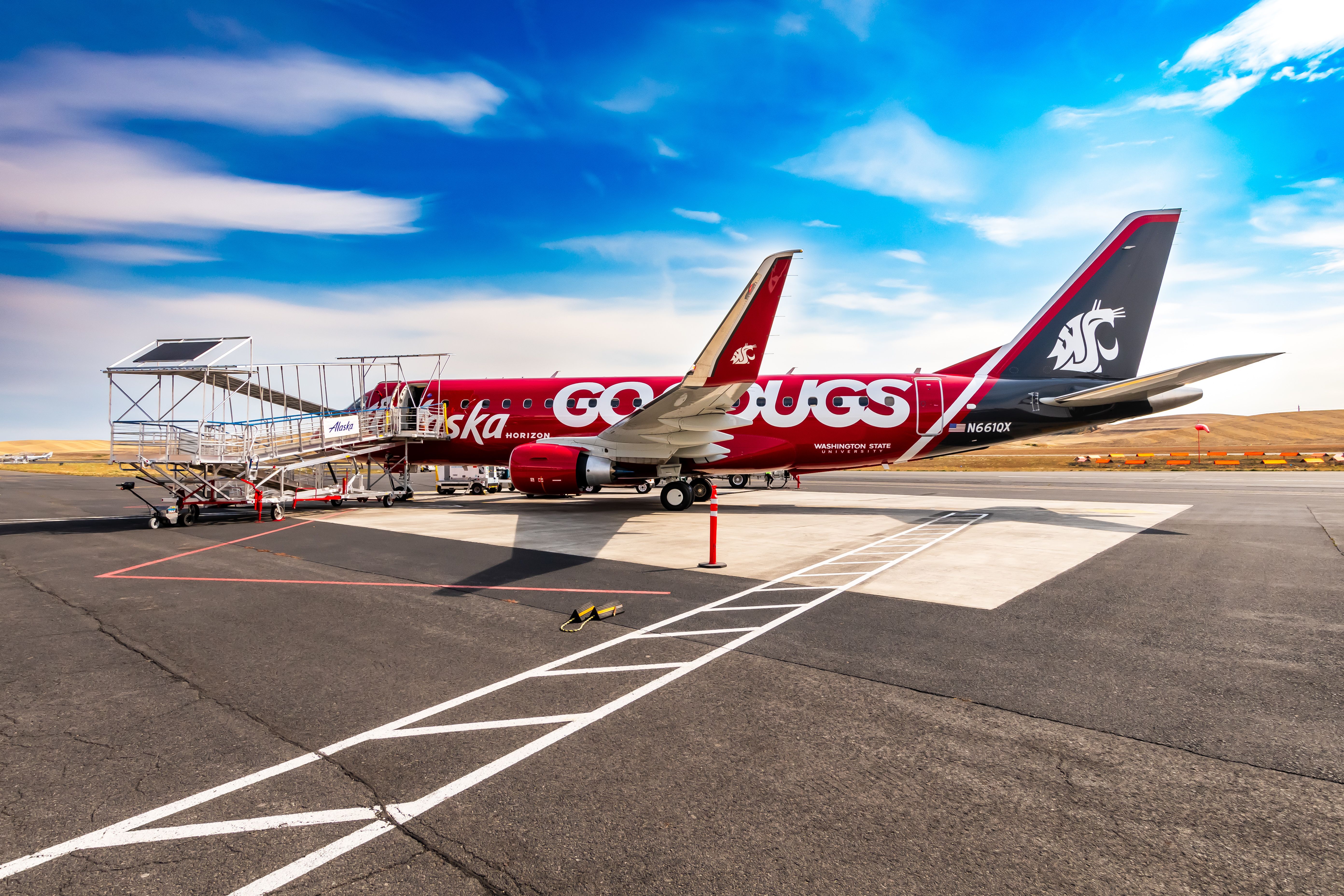 Go Cougs E175 Beauty Shot on the PUW Tarmac