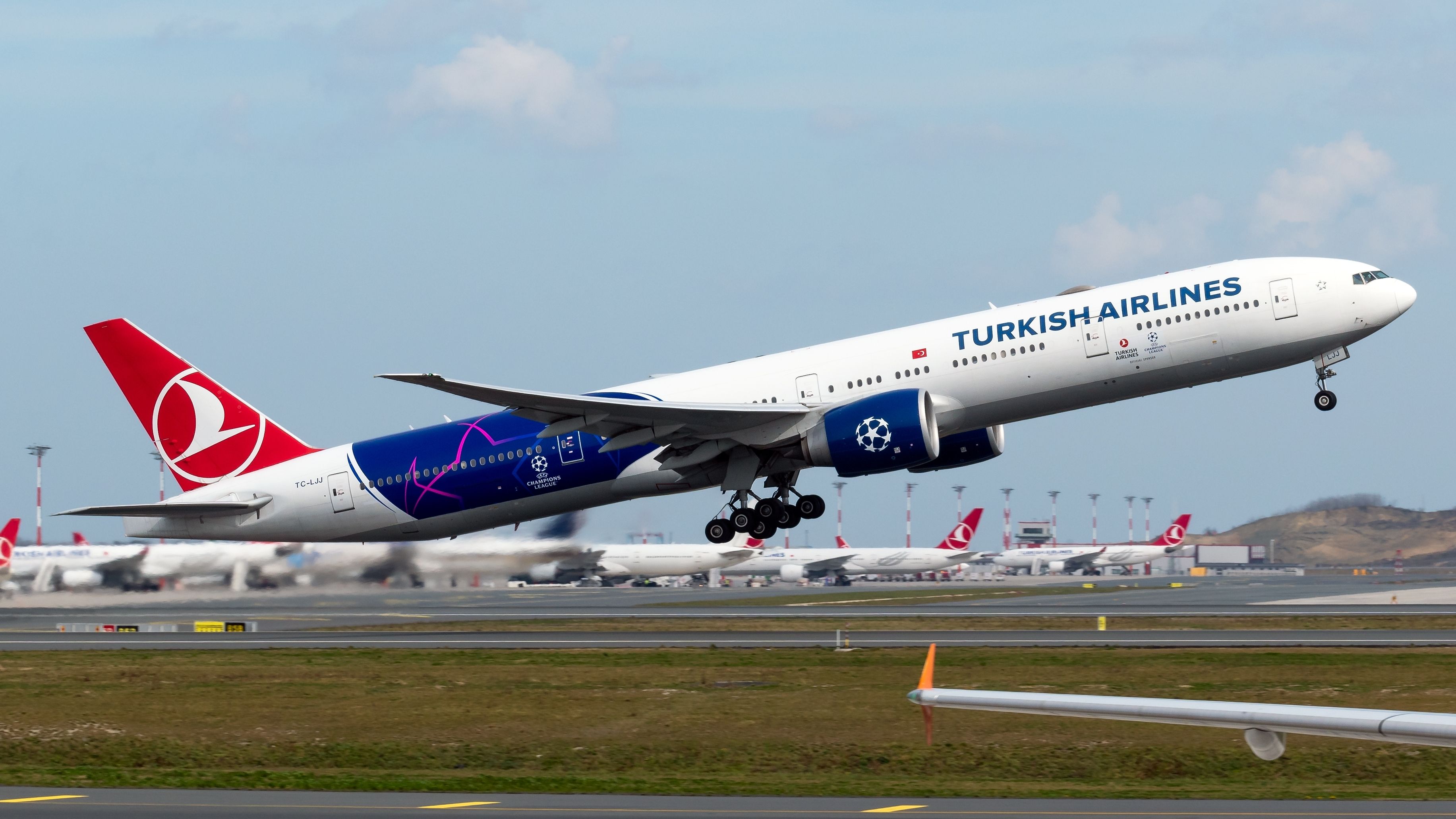 Turkish Airlines B777 UEFA livery