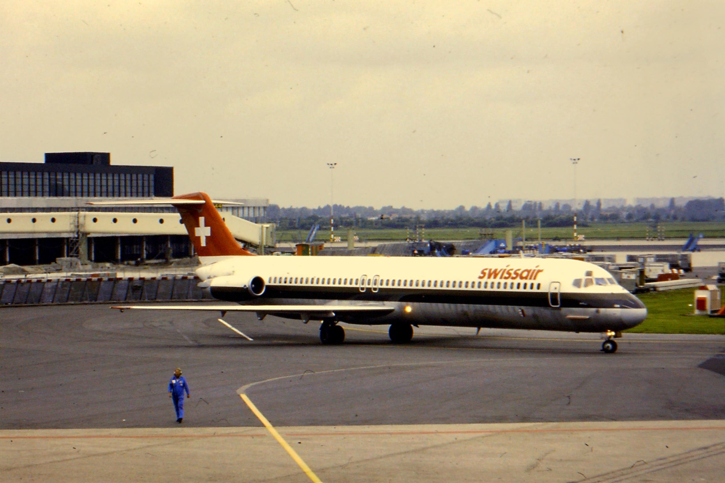 Swissair MD-80