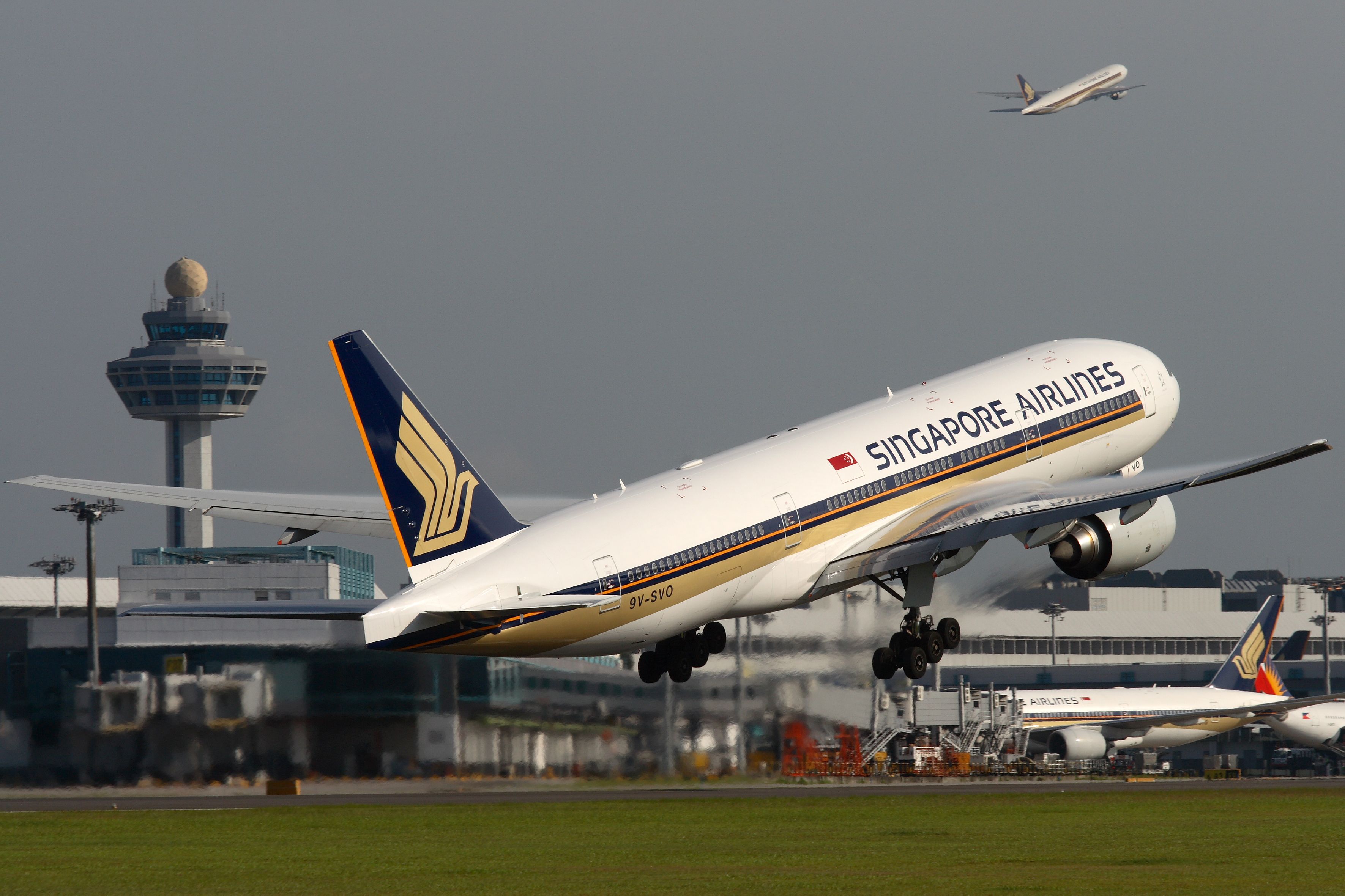 Two Singapore Airlines planes