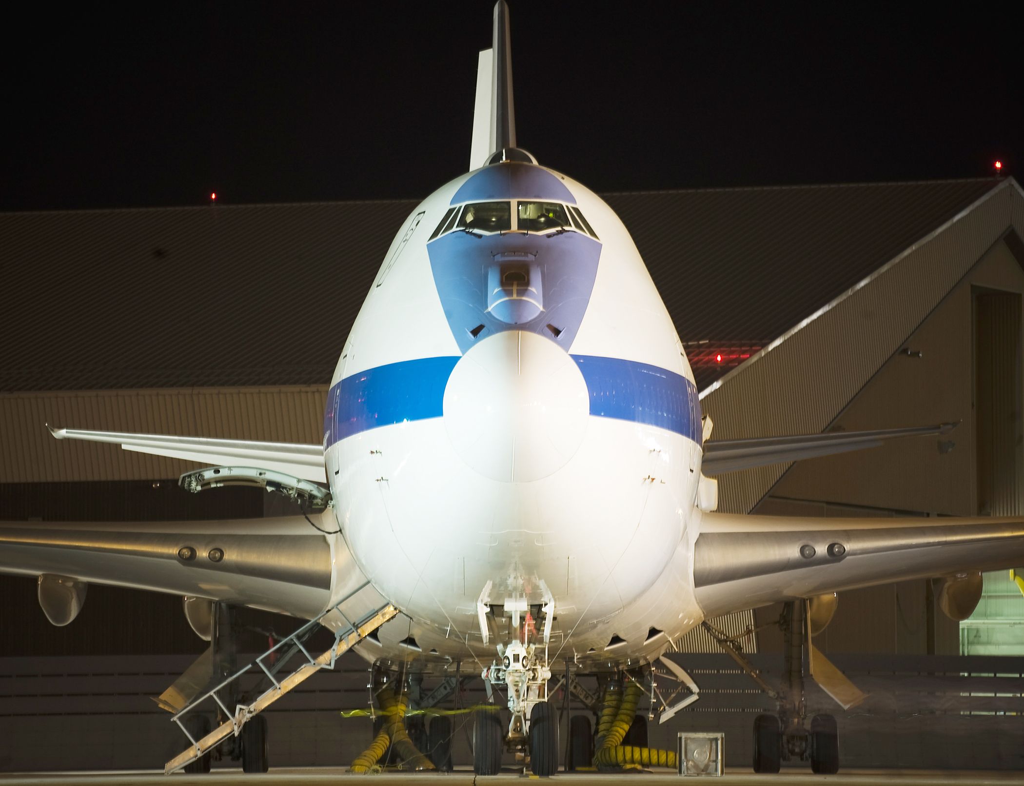 A headon view of the E-4B Doomsday plane.