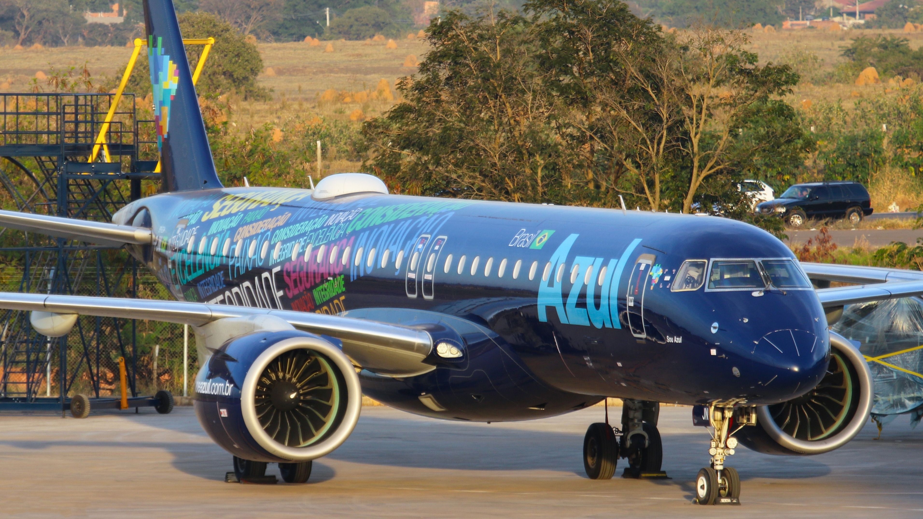 An Azul Embraer E195 E2 