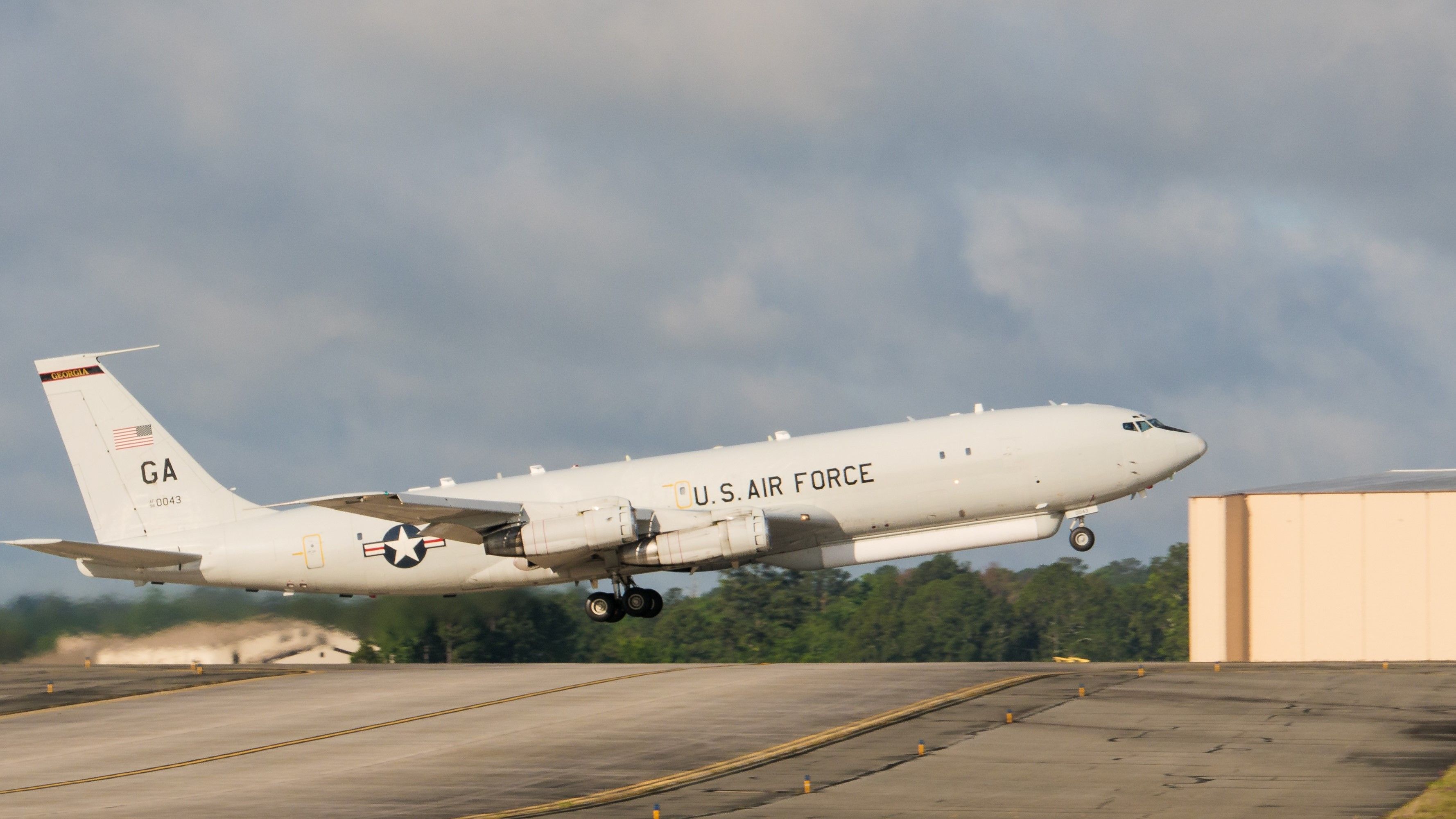 The Ultimate Guide To E-8C JSTARS: Joint Surveillance Target Attack ...