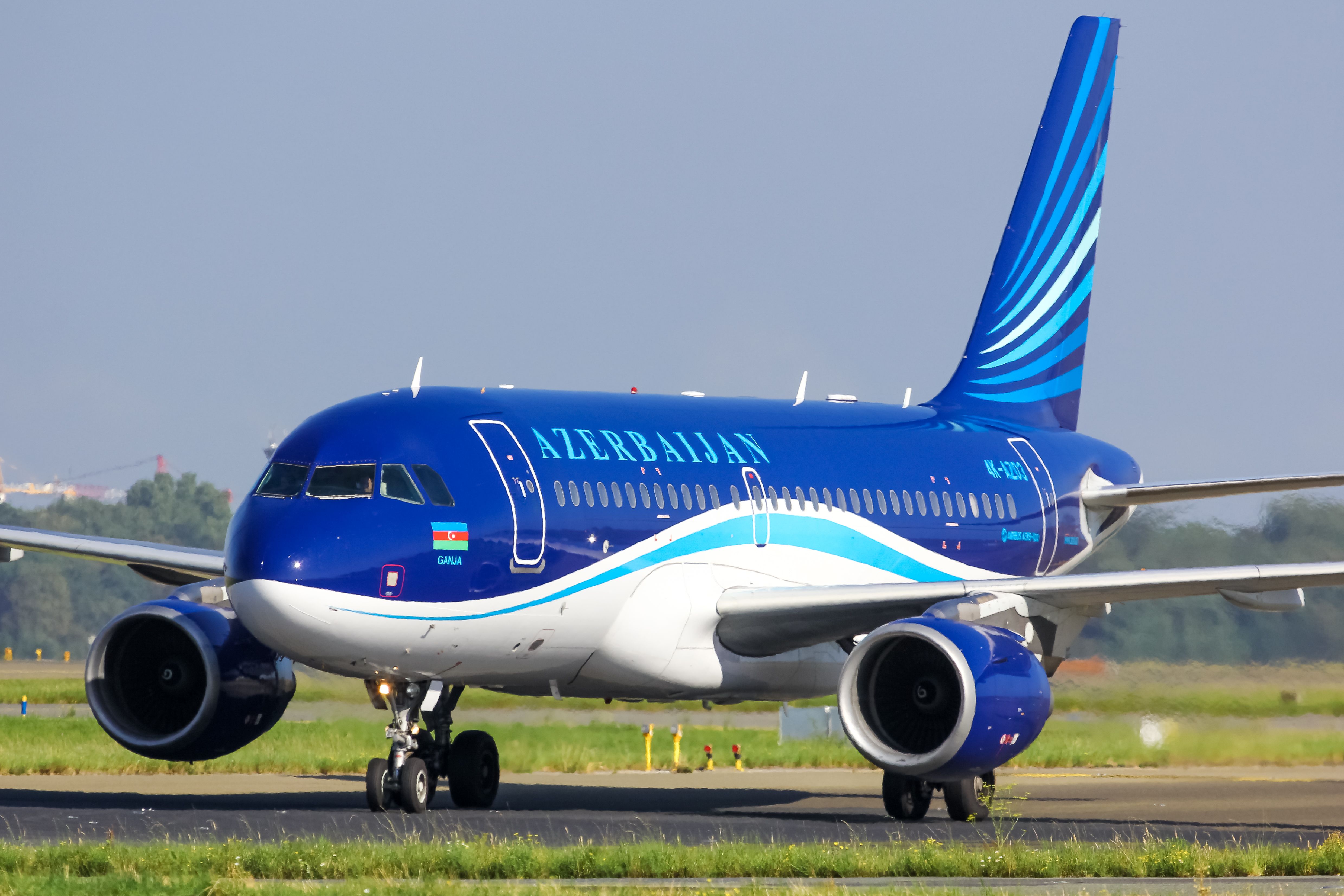 Azerbaijan Airlines Airbus A319 (4K-AZ03)