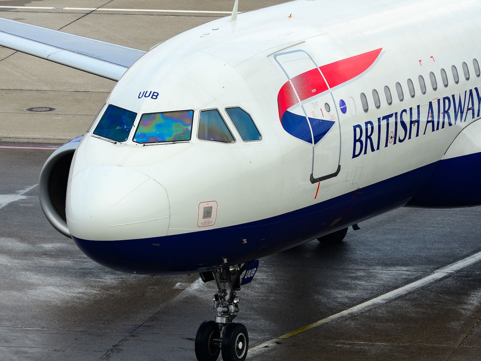 Passengers fell ill on a British Airways flight from BCN to LHR