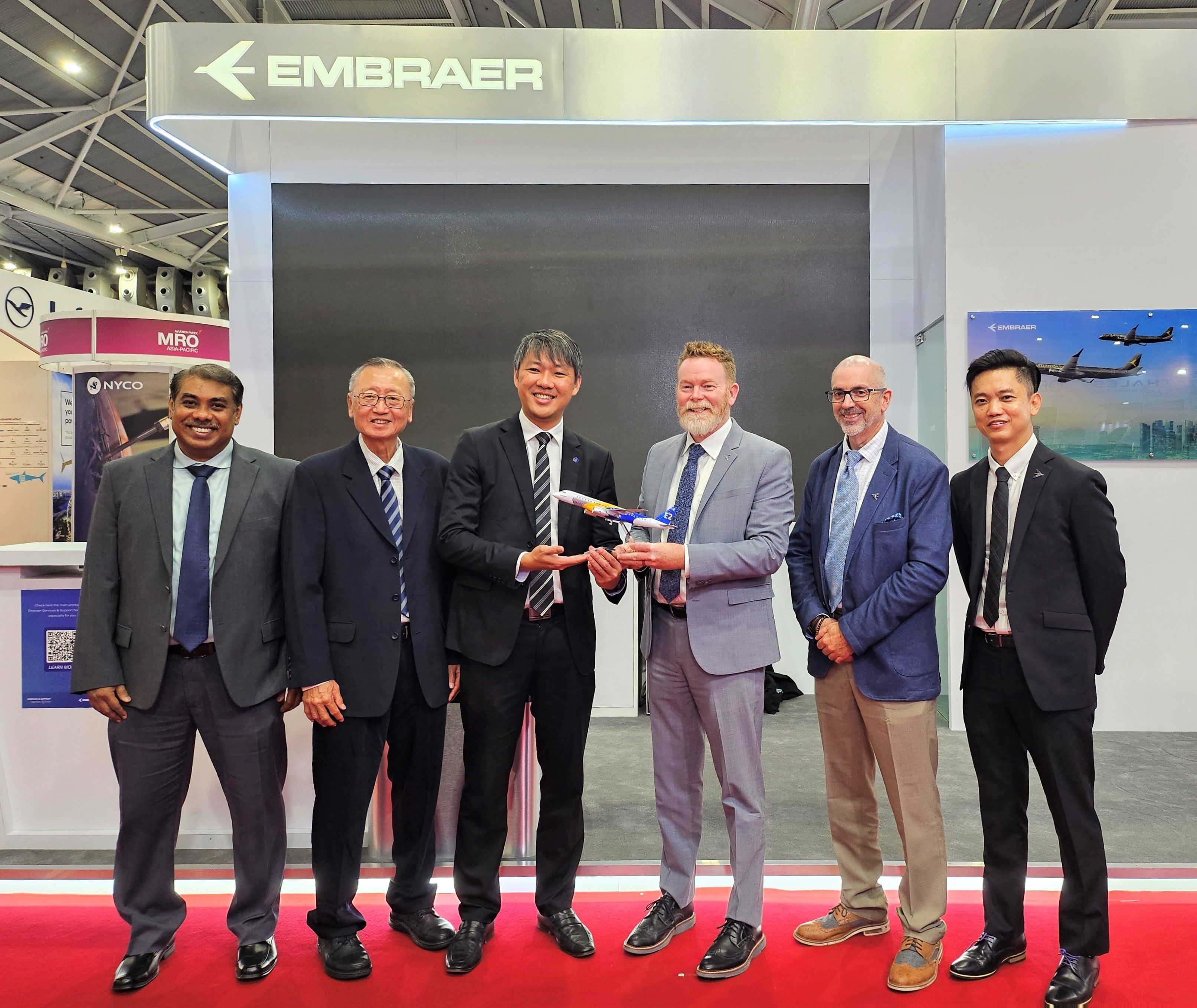 Embraer, SIAEP, SIAEC representatives at MRO Asia 2023