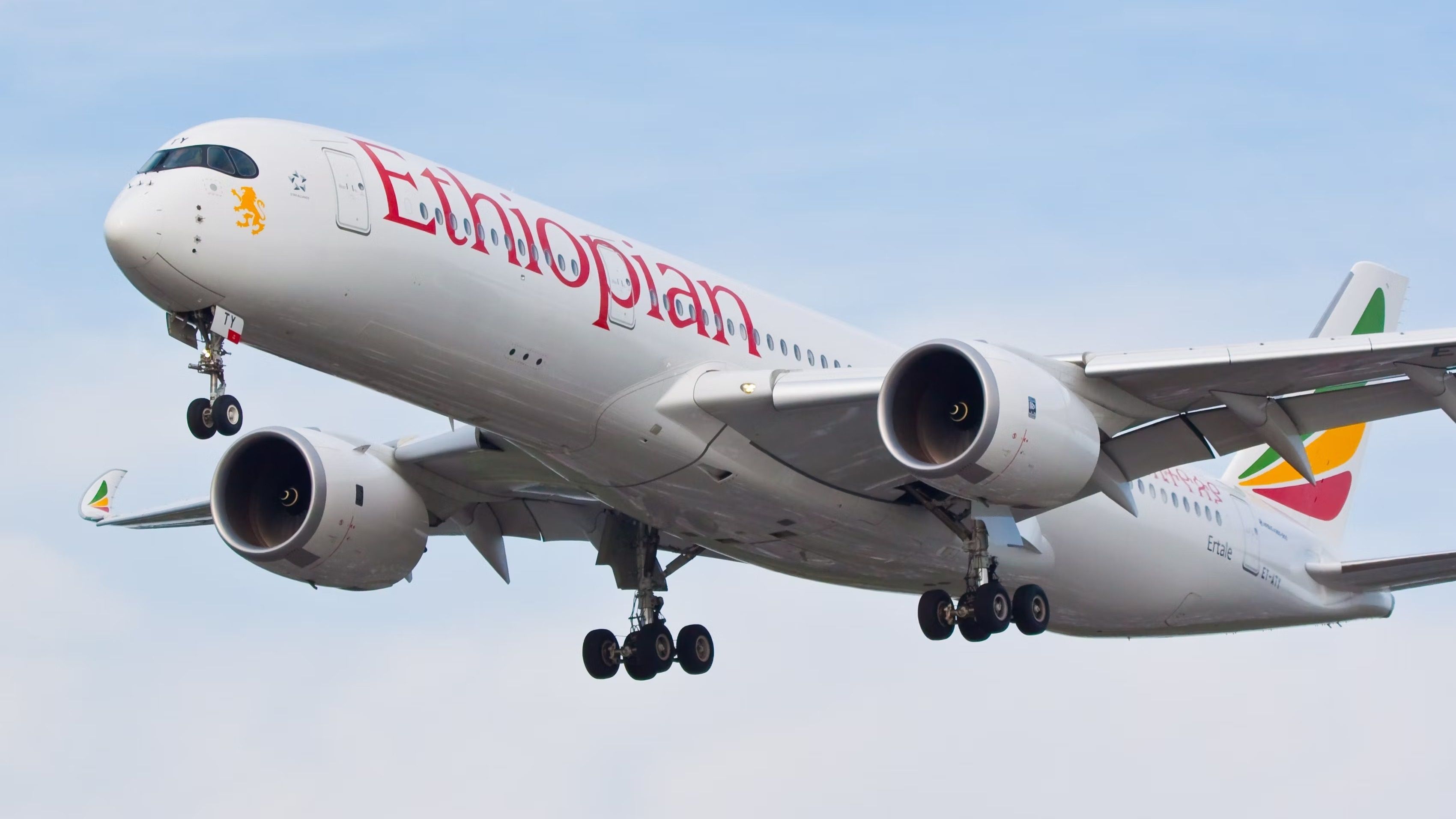 Ethiopian Airlines A350-900 on final approach1