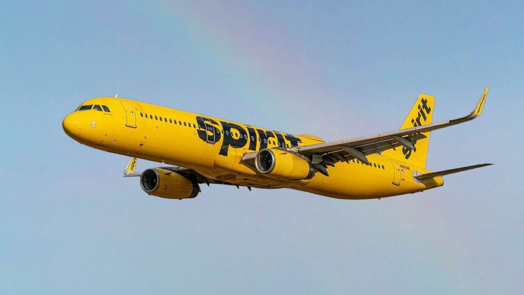A Spirit Airlines Airbus A321 Flying in the sky.