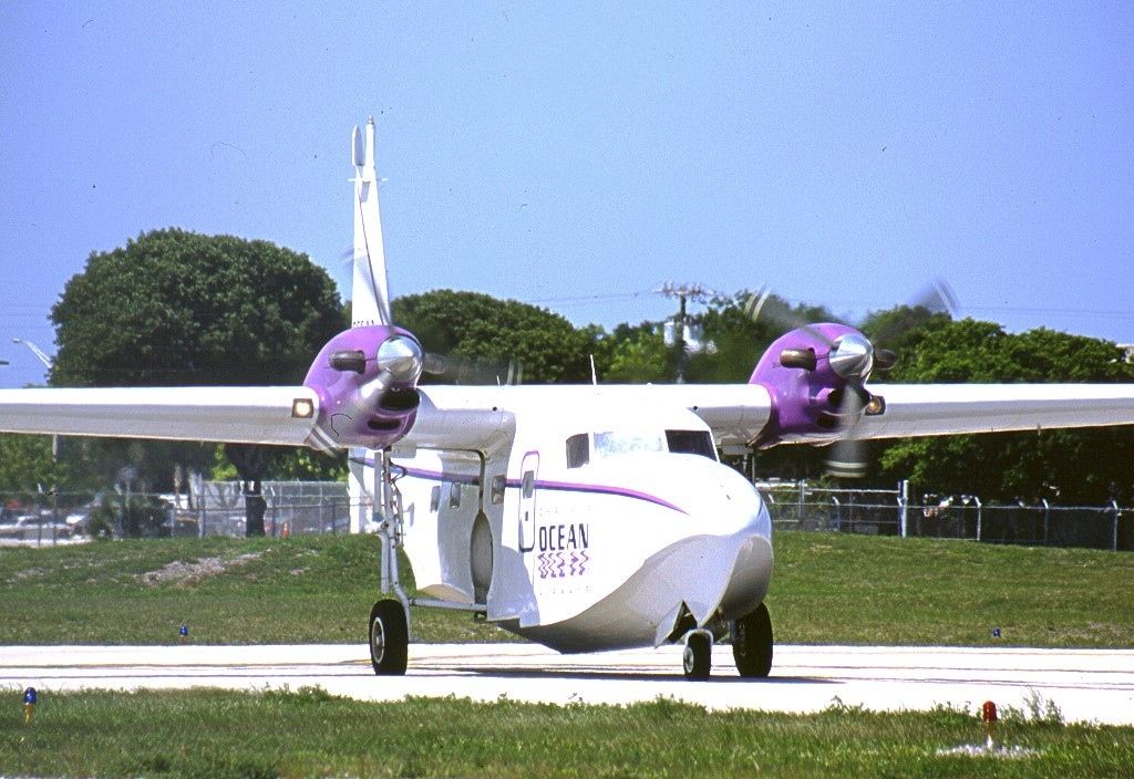 Grumman_G-73T_Turbo_Mallard,_Chalk's_Ocean_Airways_AN0176387