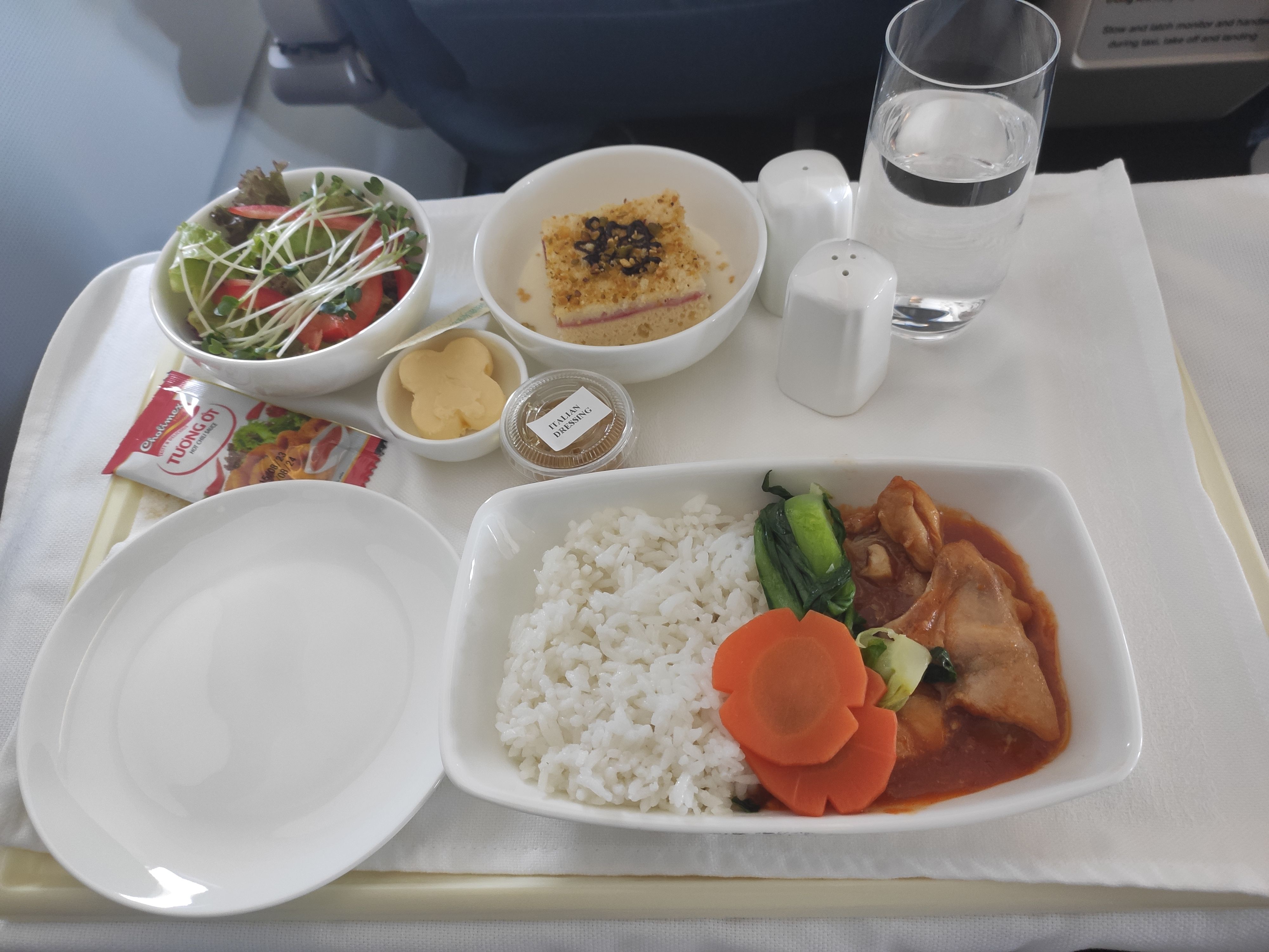 Vietnam Airlines business class meal