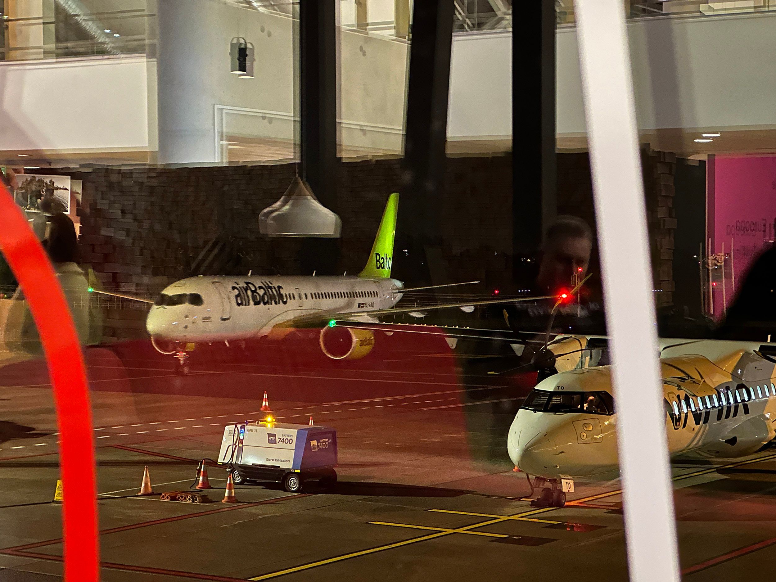 norra atr72 and airbaltic a220