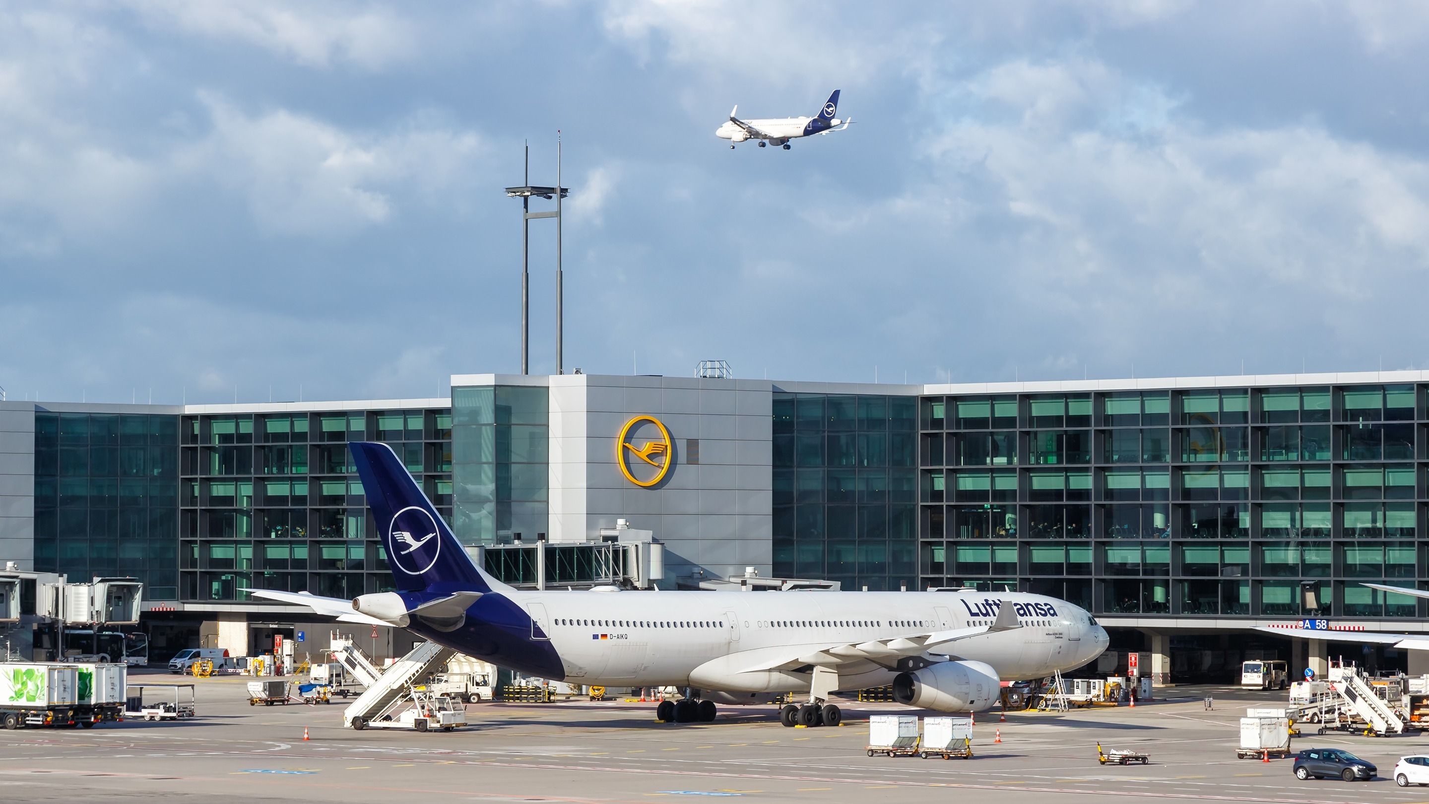 Lufthansa Launches Campaign To Hire 2,000+ New Pilots