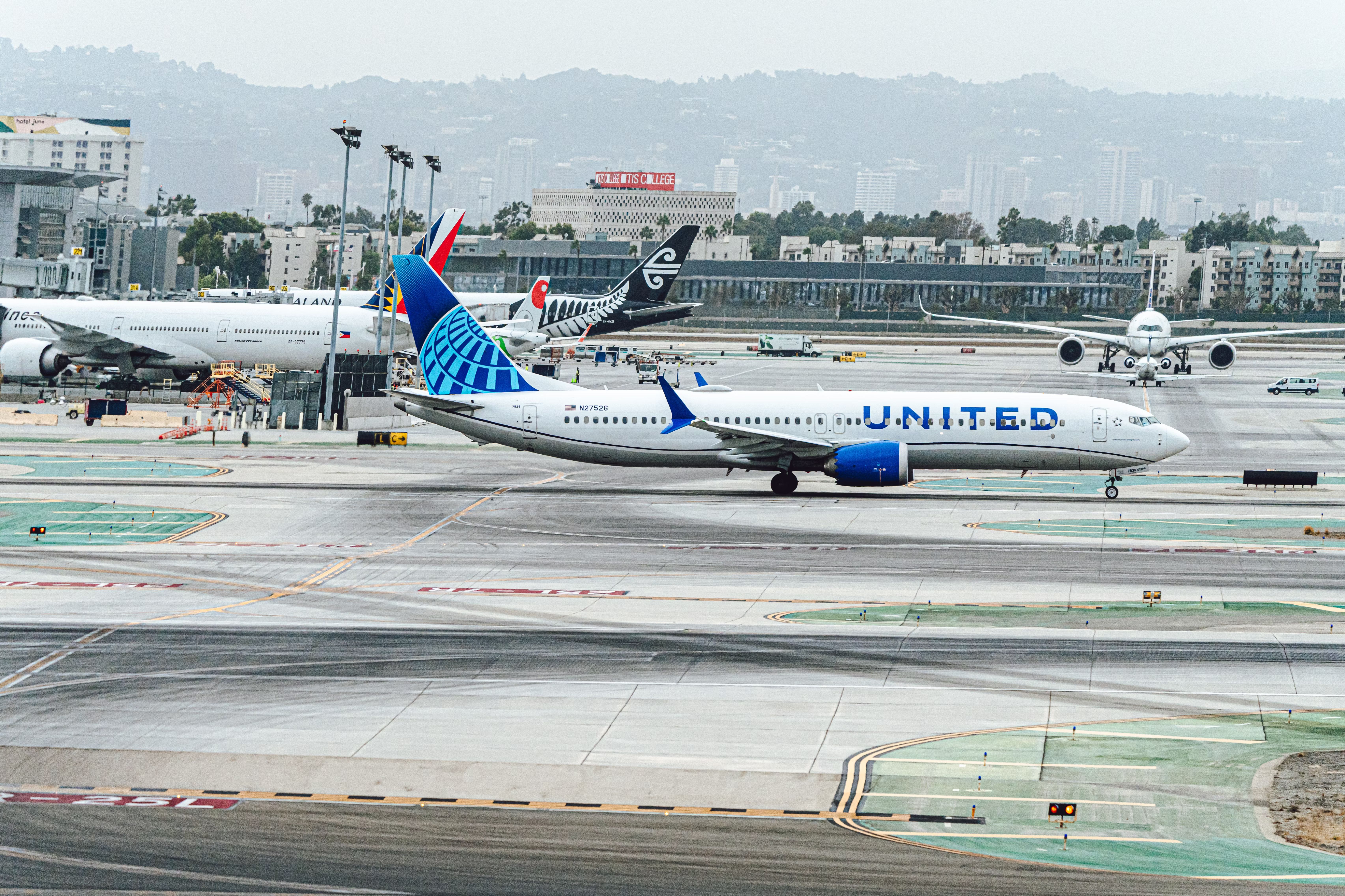 A United Airlines Boeing 737 MAX 9 on a taxiway at Los Angeles International Airport.