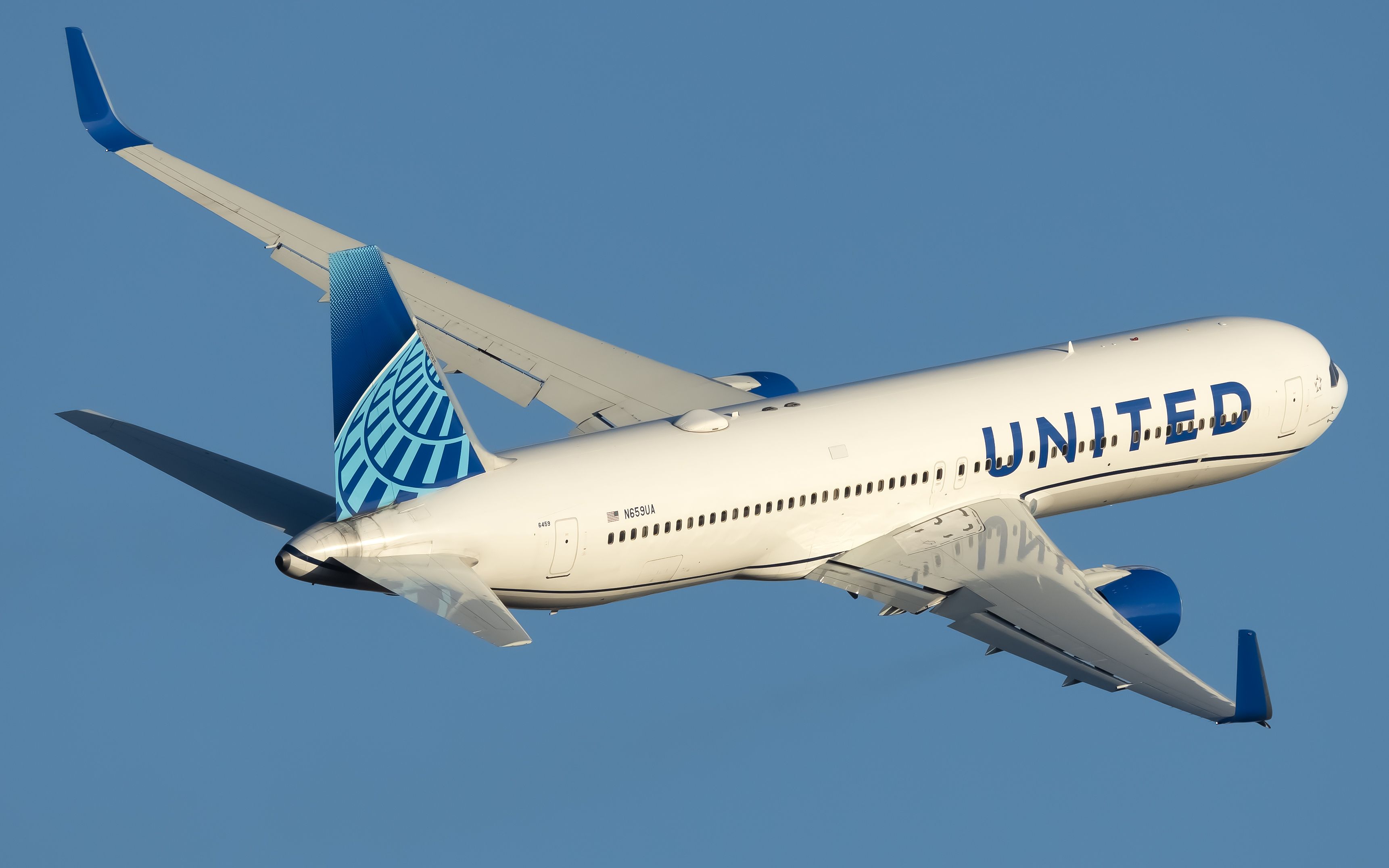 United airlines boeing 767-300