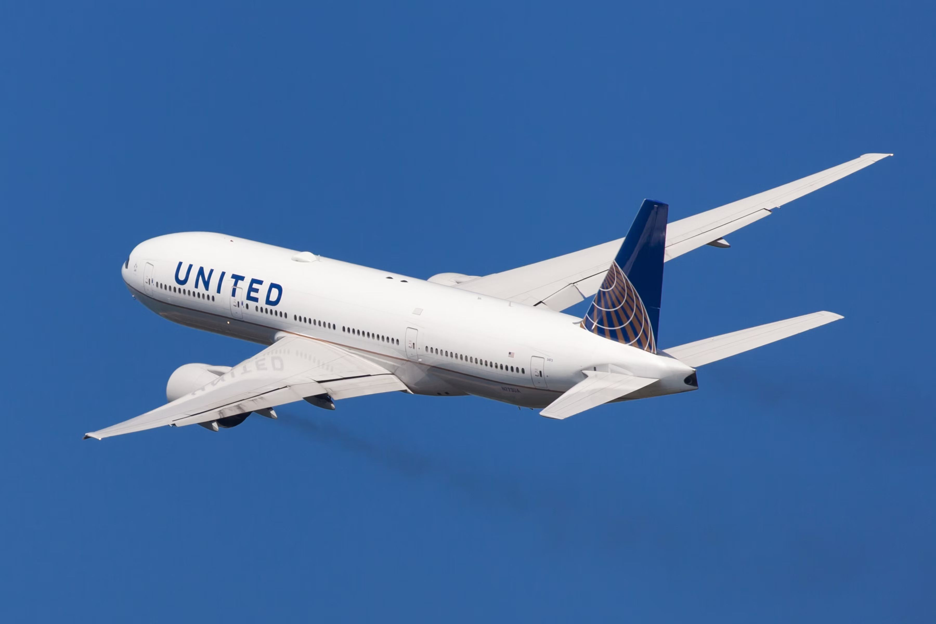 Non-ER United 777-200