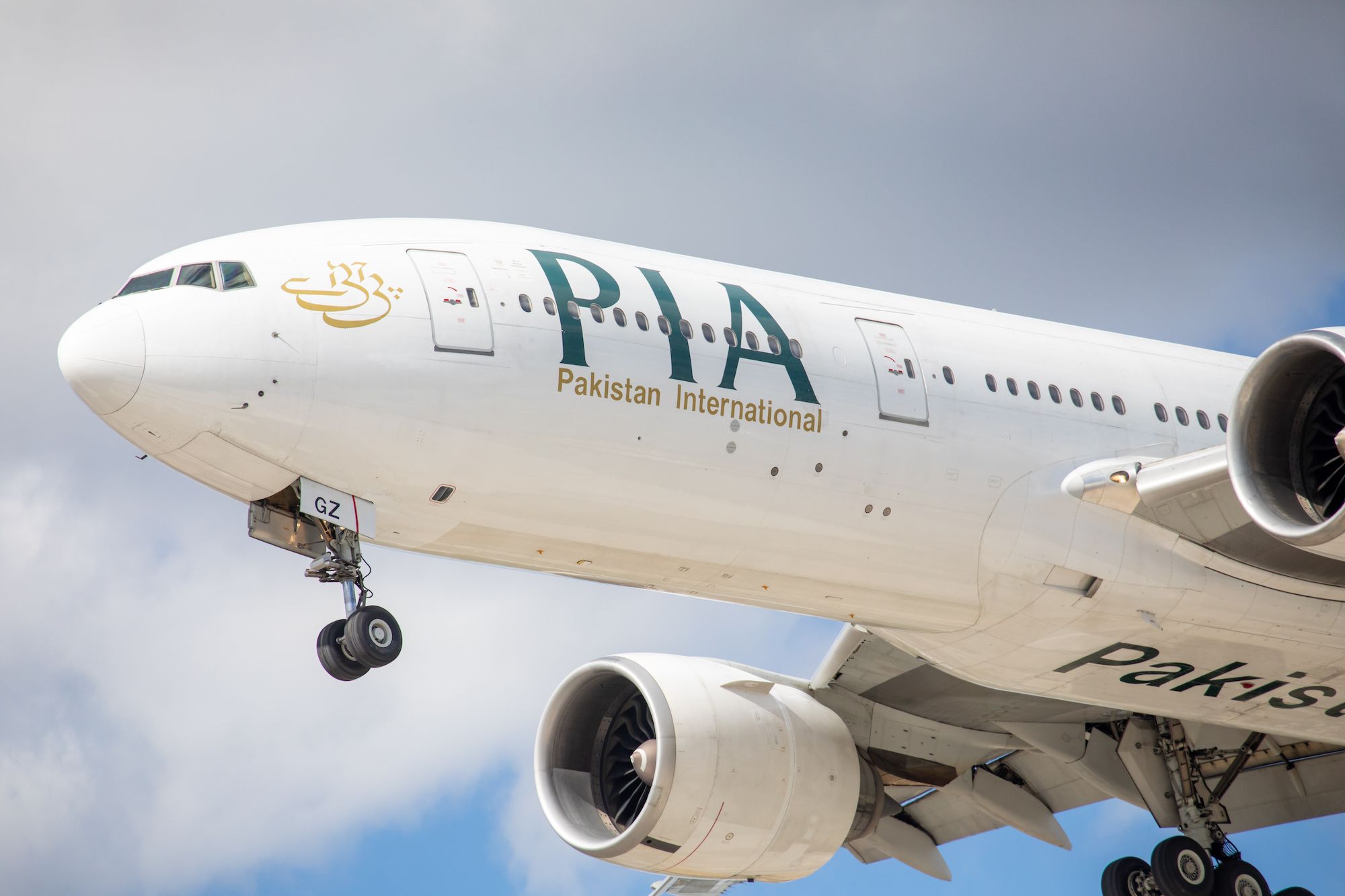 Pakistan International Airlines Boeing 777 landing at Toronto Pearson International Airport YYZ