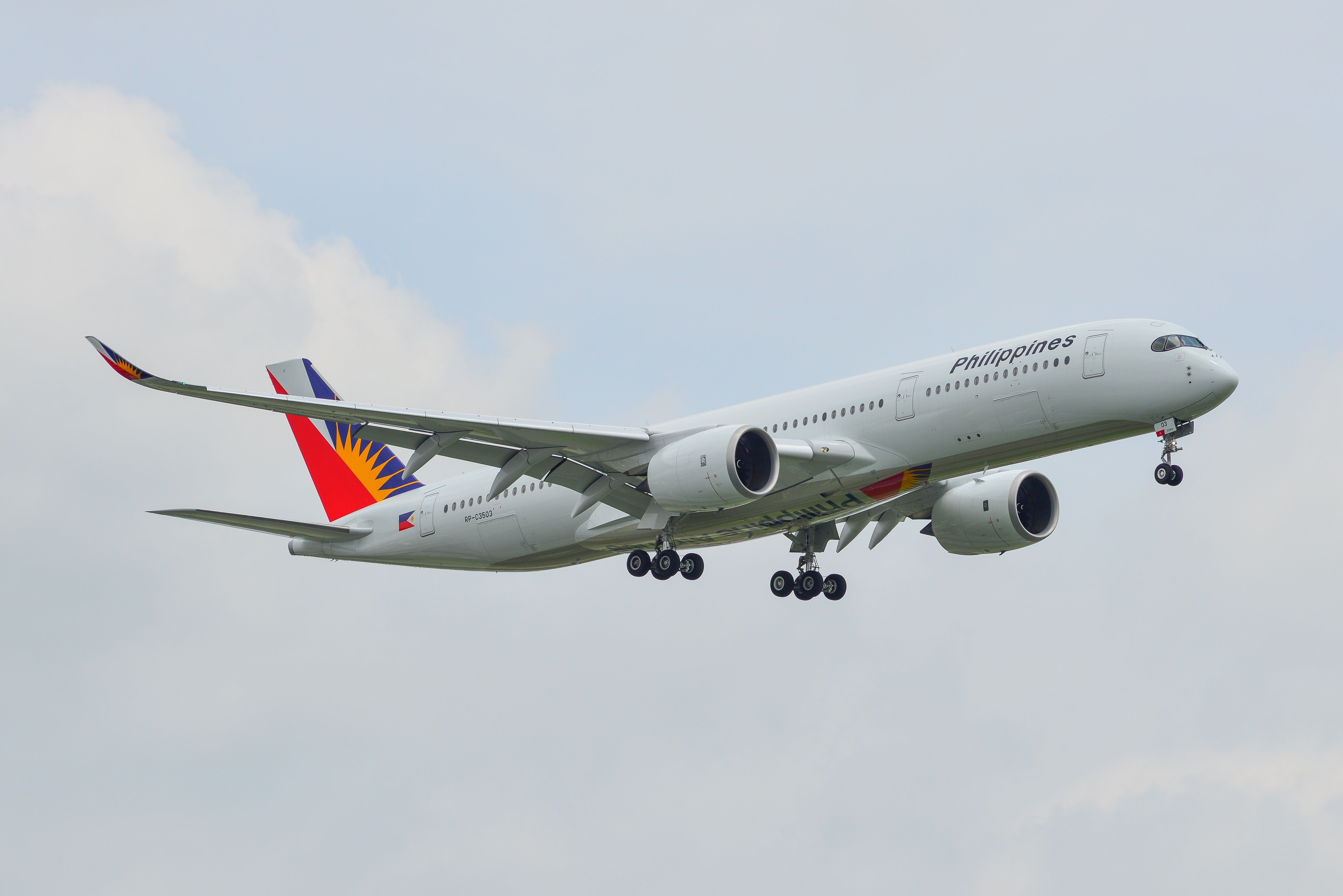 Philippine Airlines A350 landing