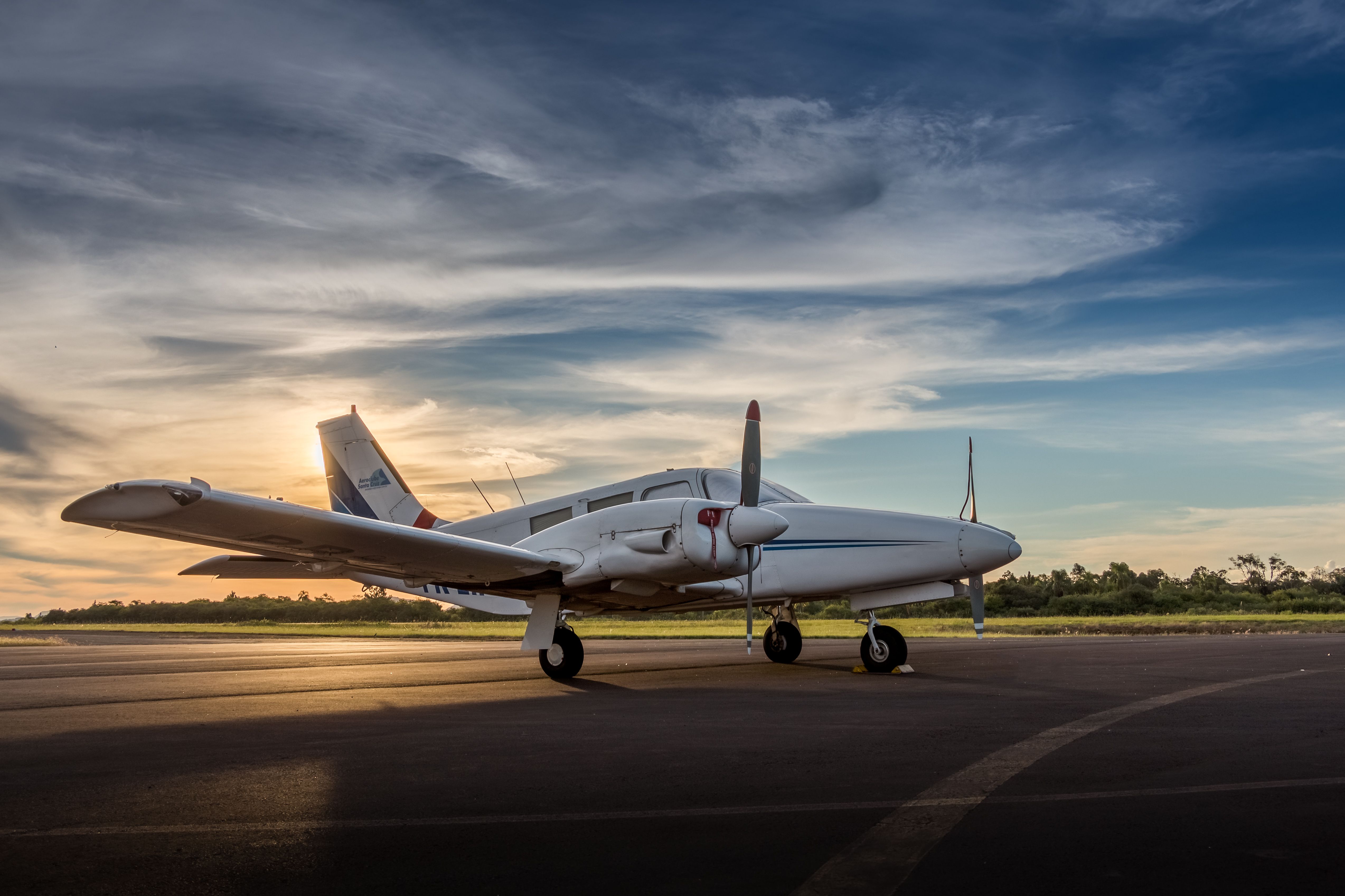 The Piper Seneca grounded at Santa Cruz do Sul Airport