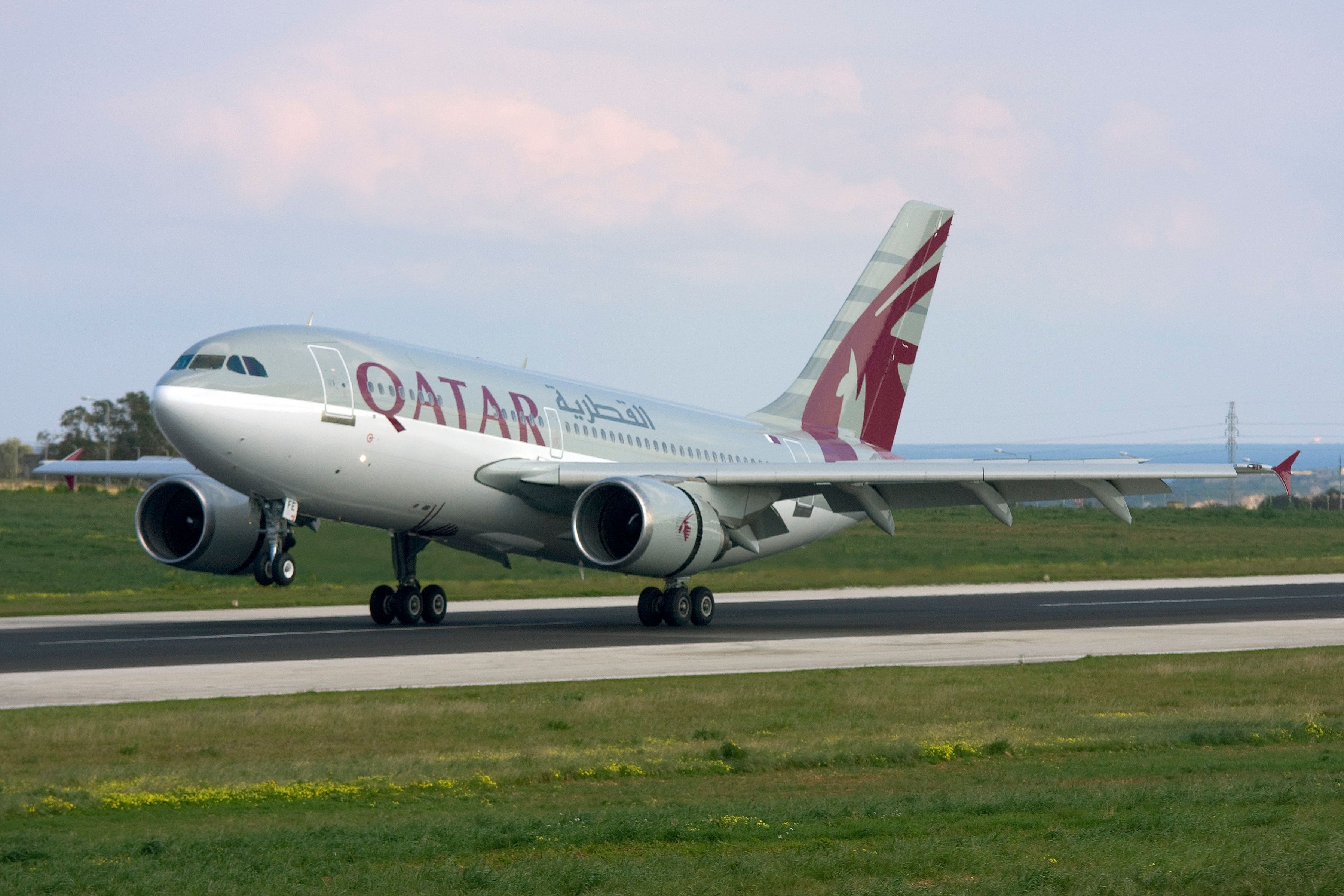 A Qatar Airways Airbus A310 about to take off.