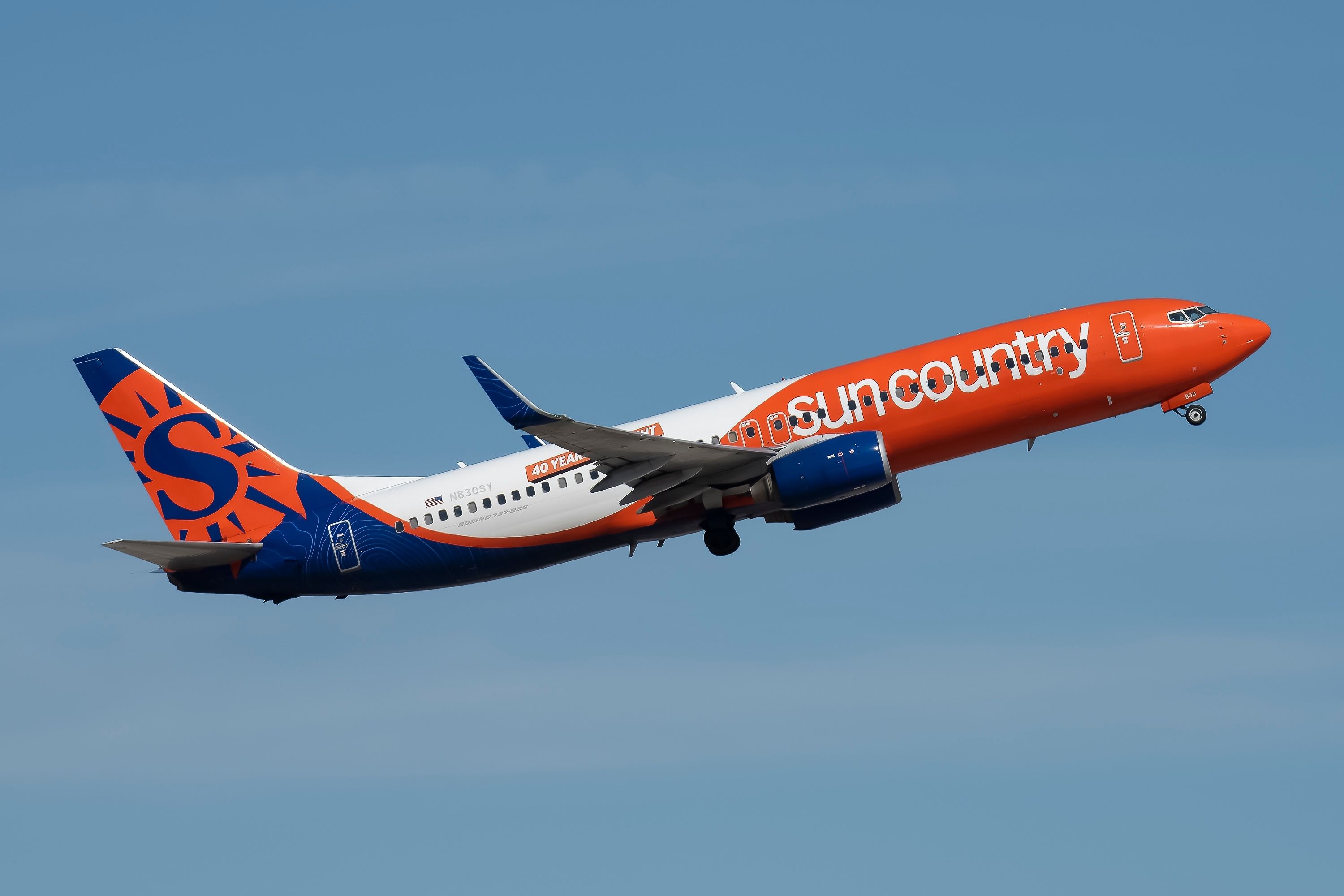 Sun Country Airlines Boeing 737-800 departing from Phoenix Sky Harbor Intertnational Airport.