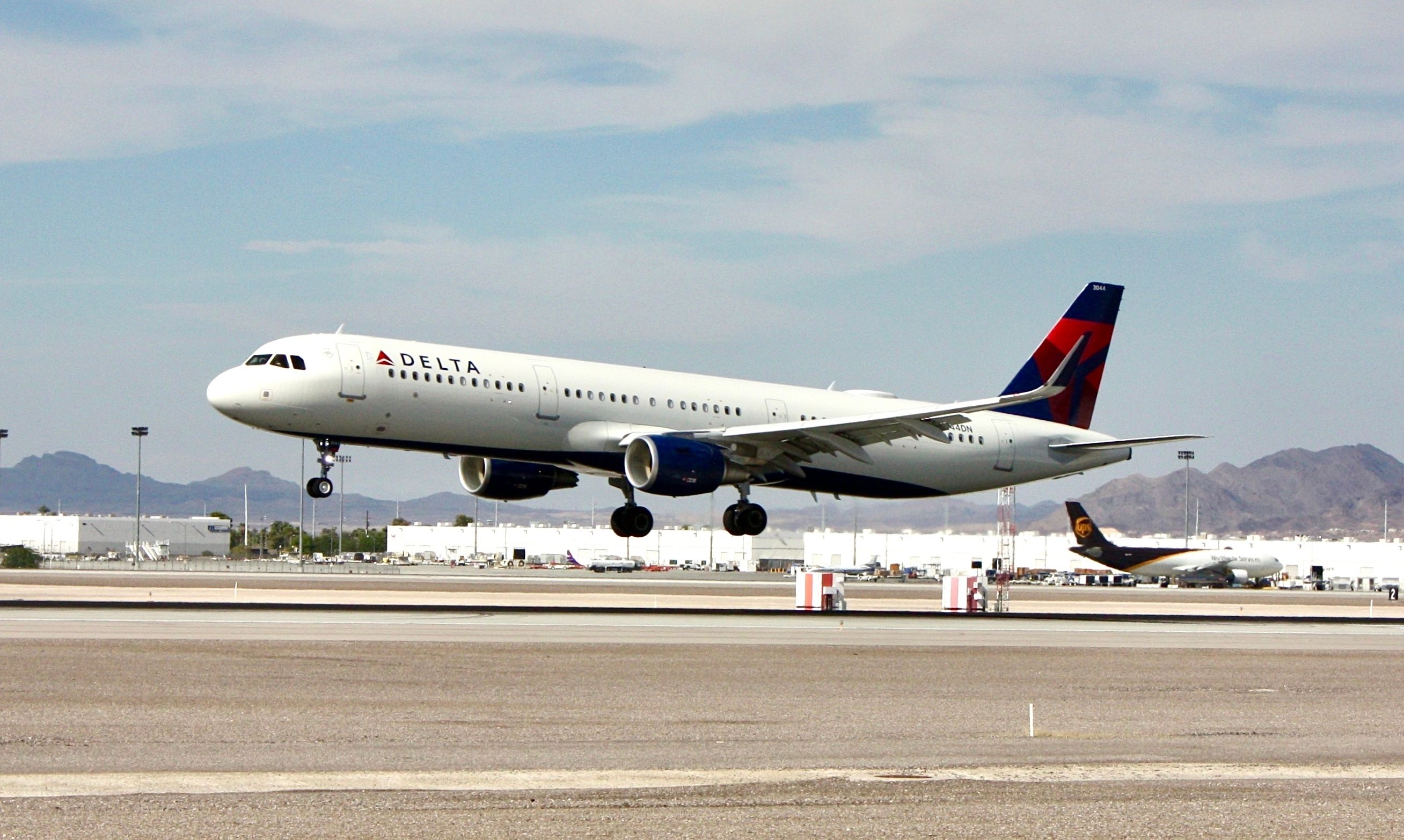 Delta Air Lines Airbus A321ceo landing in Las Vegas airport.