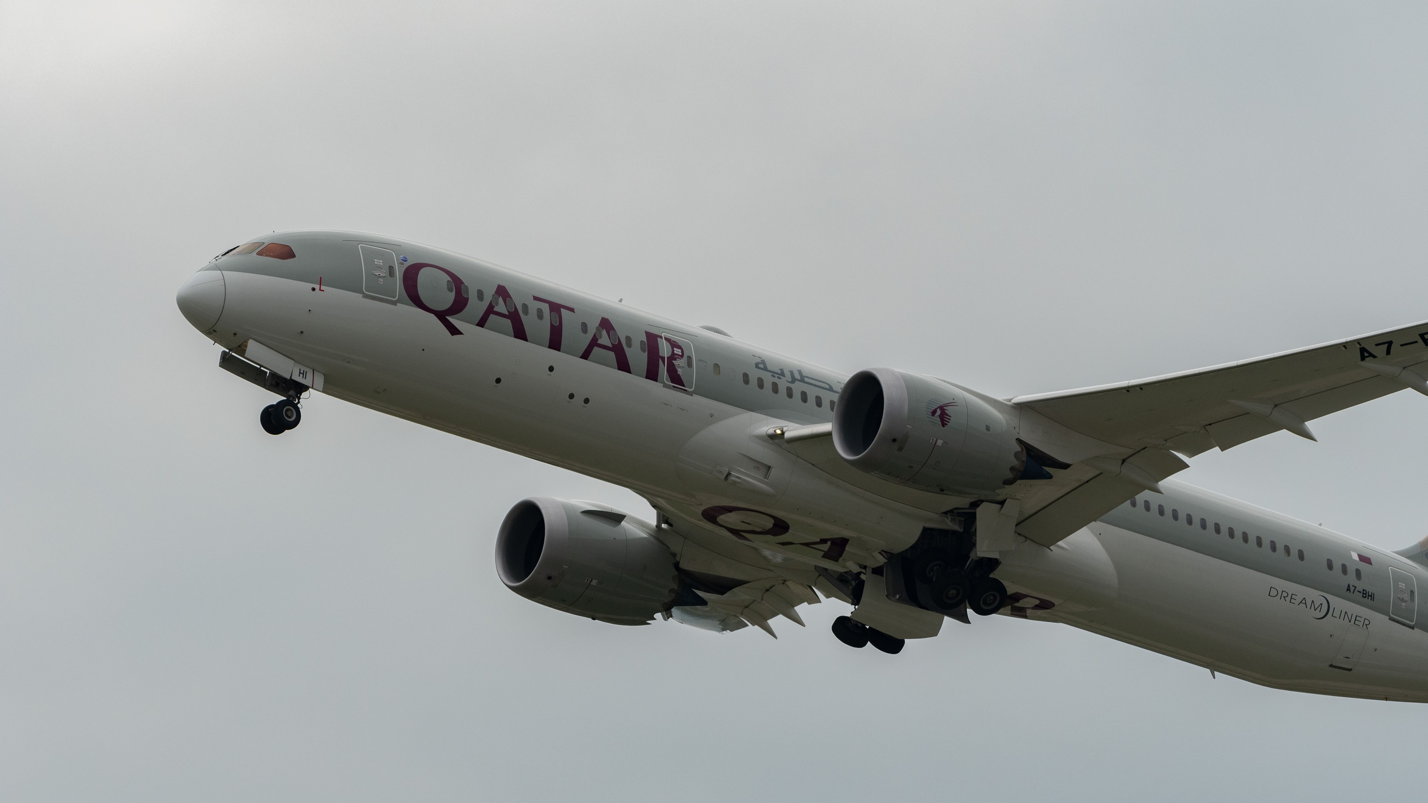 Qatar Airways Boeing 787-9 Dreamliner takeoff.