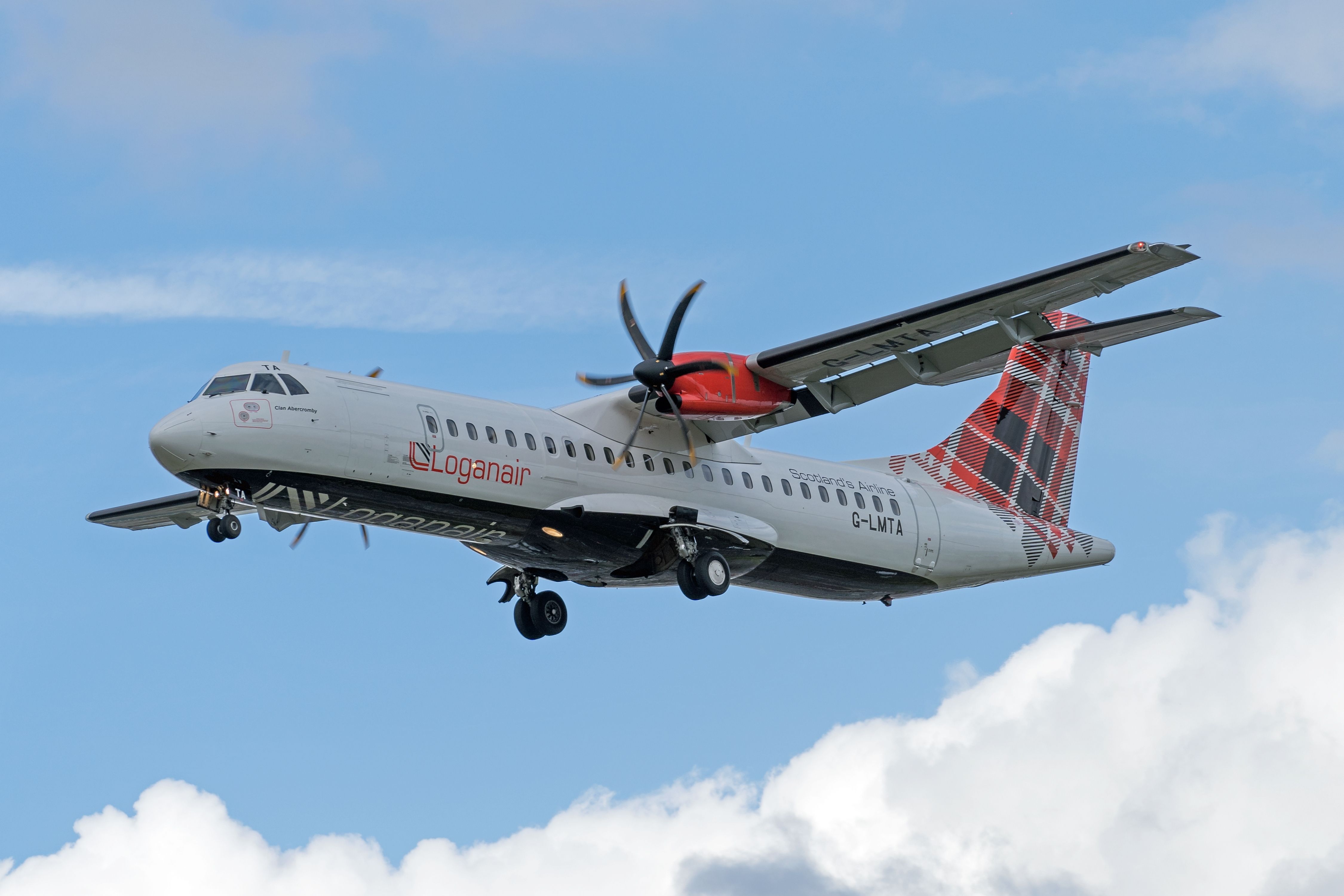 Loganair ATR 72 Landing In London