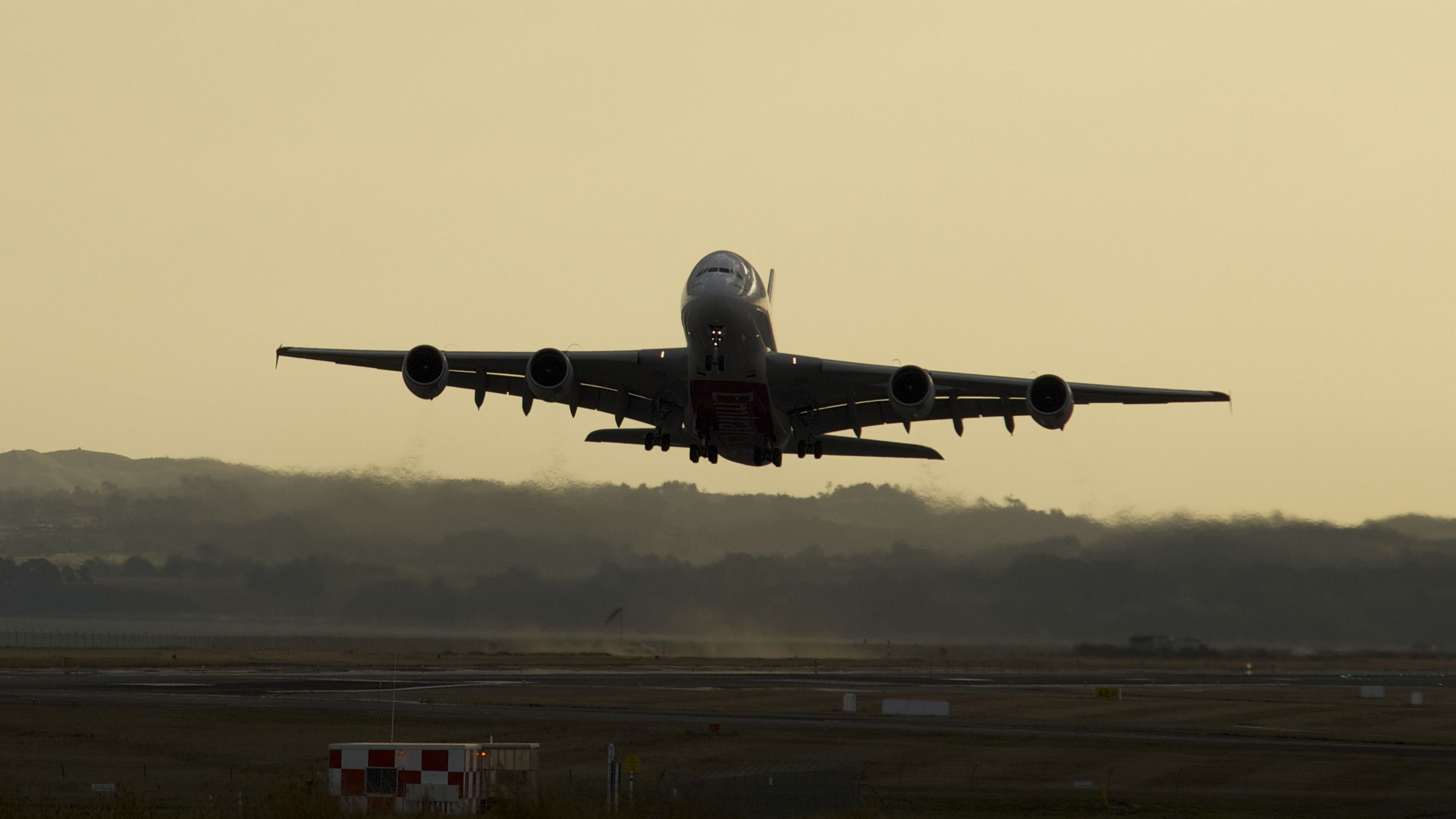 Stanislav Fosenbauer A380 takeoff Auckland