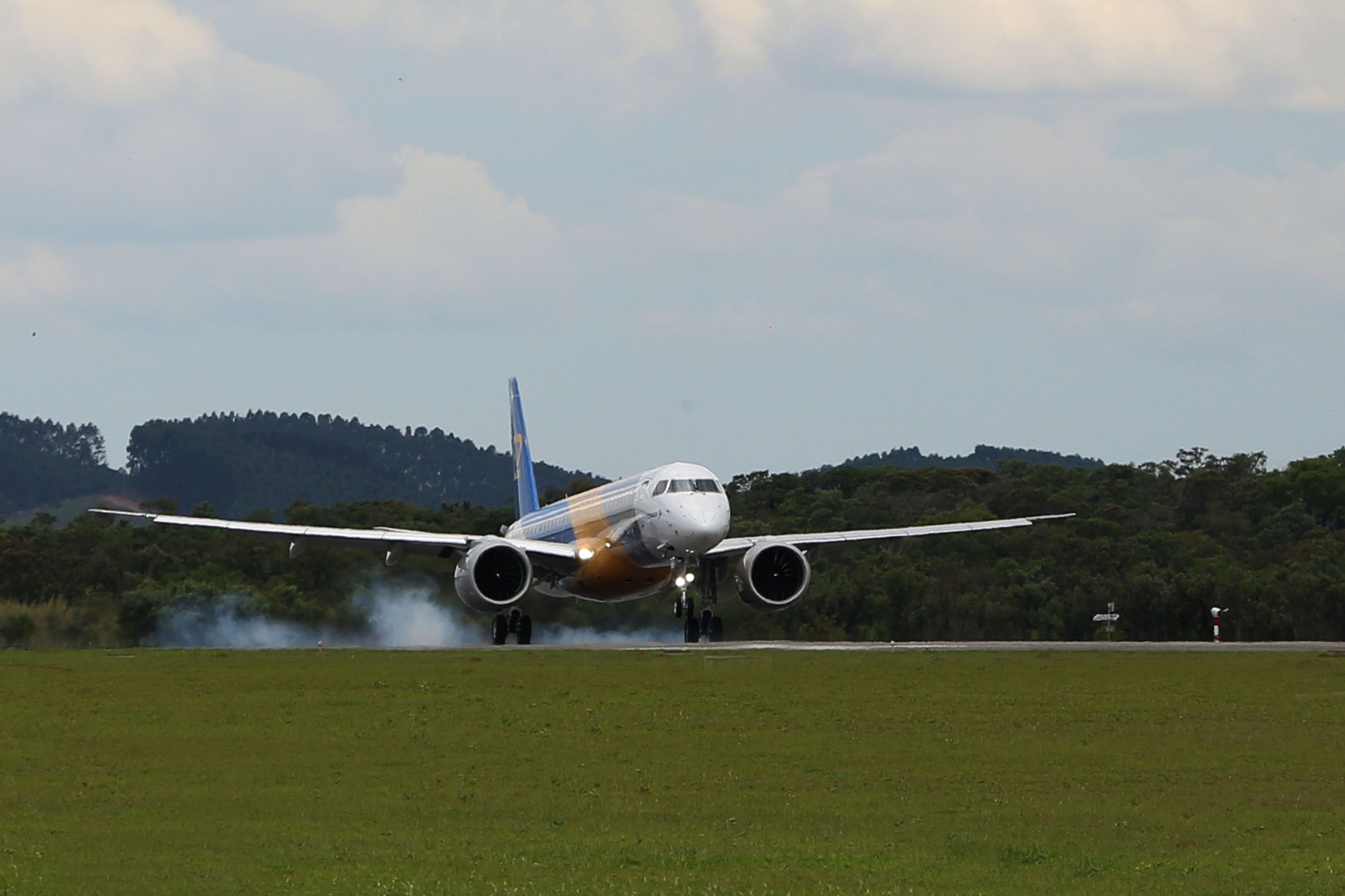 An Embraer E195-E2 as it lands.