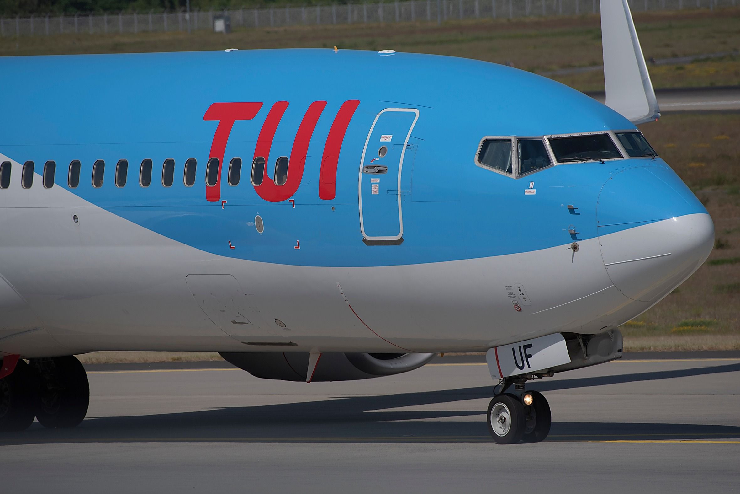 TUI Boeing 737-800 taxiing