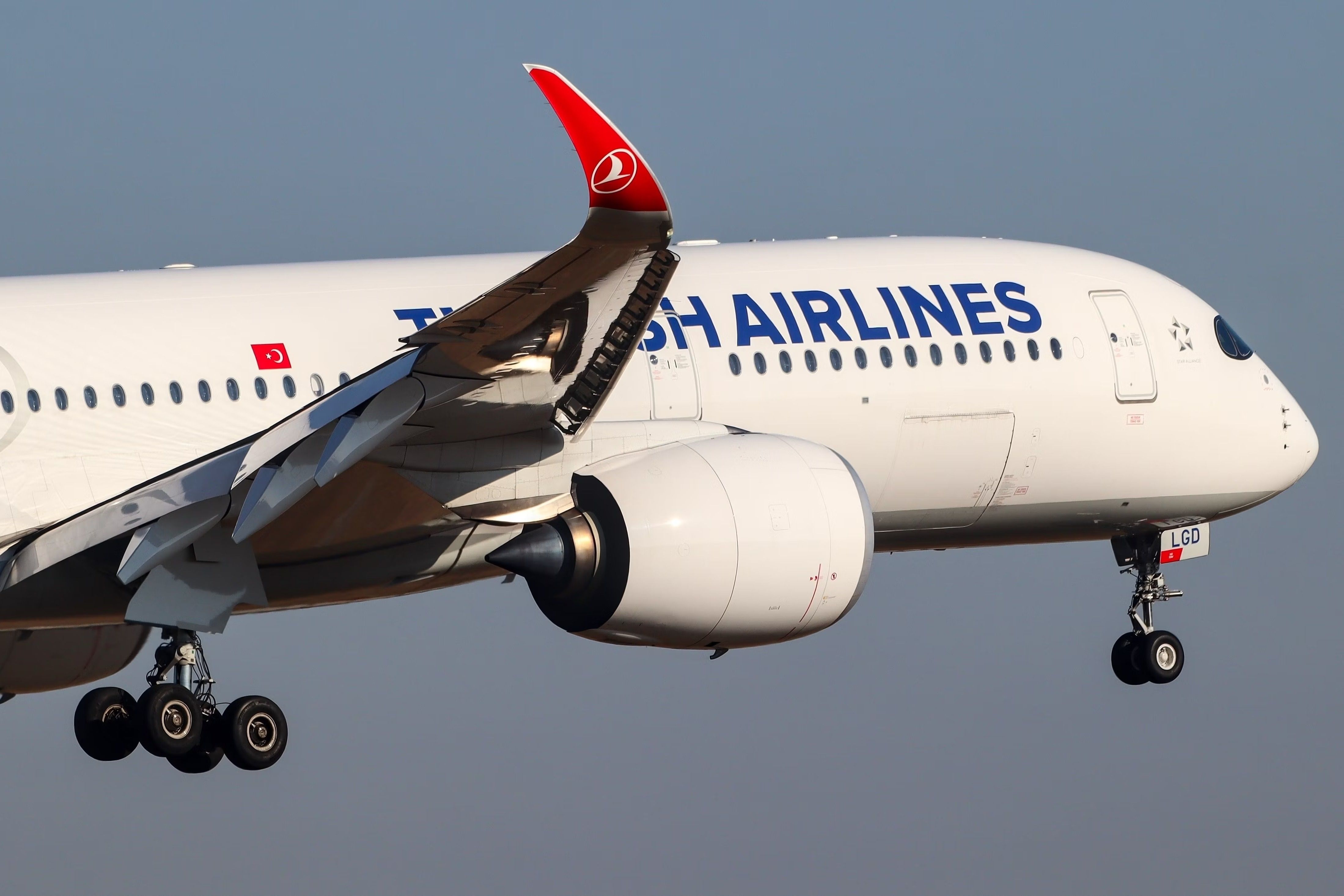 Turkish Airlines A350-900 landing