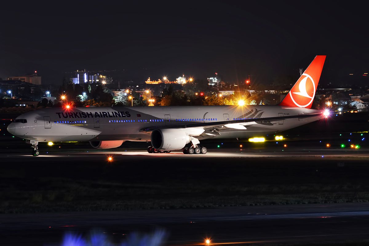 A Turkish Airlines Boeing 777-300ER taxiing to the runway.