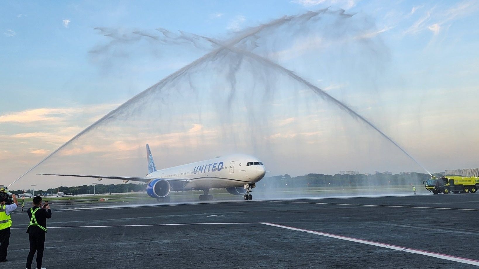 United launches San Francisco-Manila 1