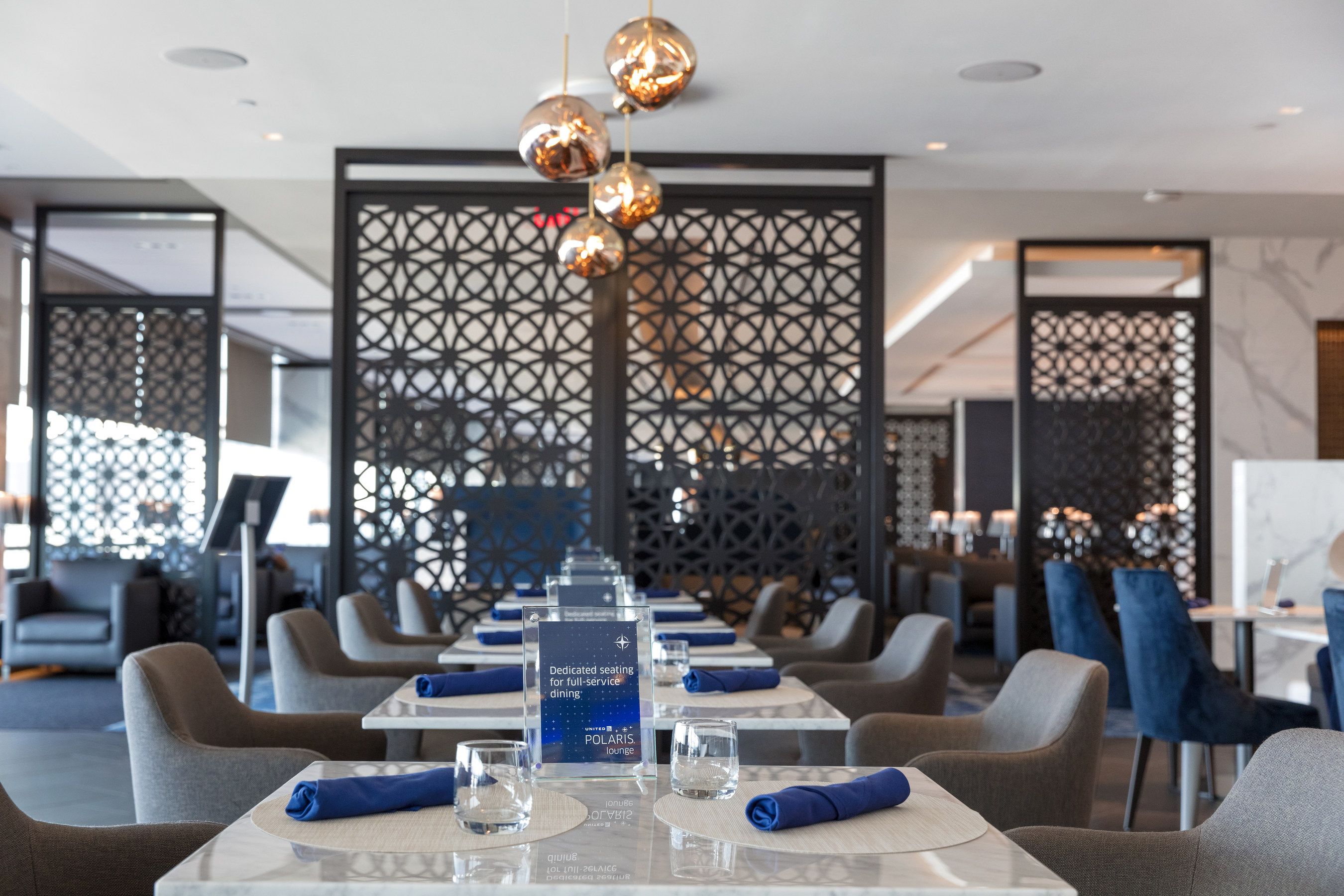 How To Access The United Polaris Lounge